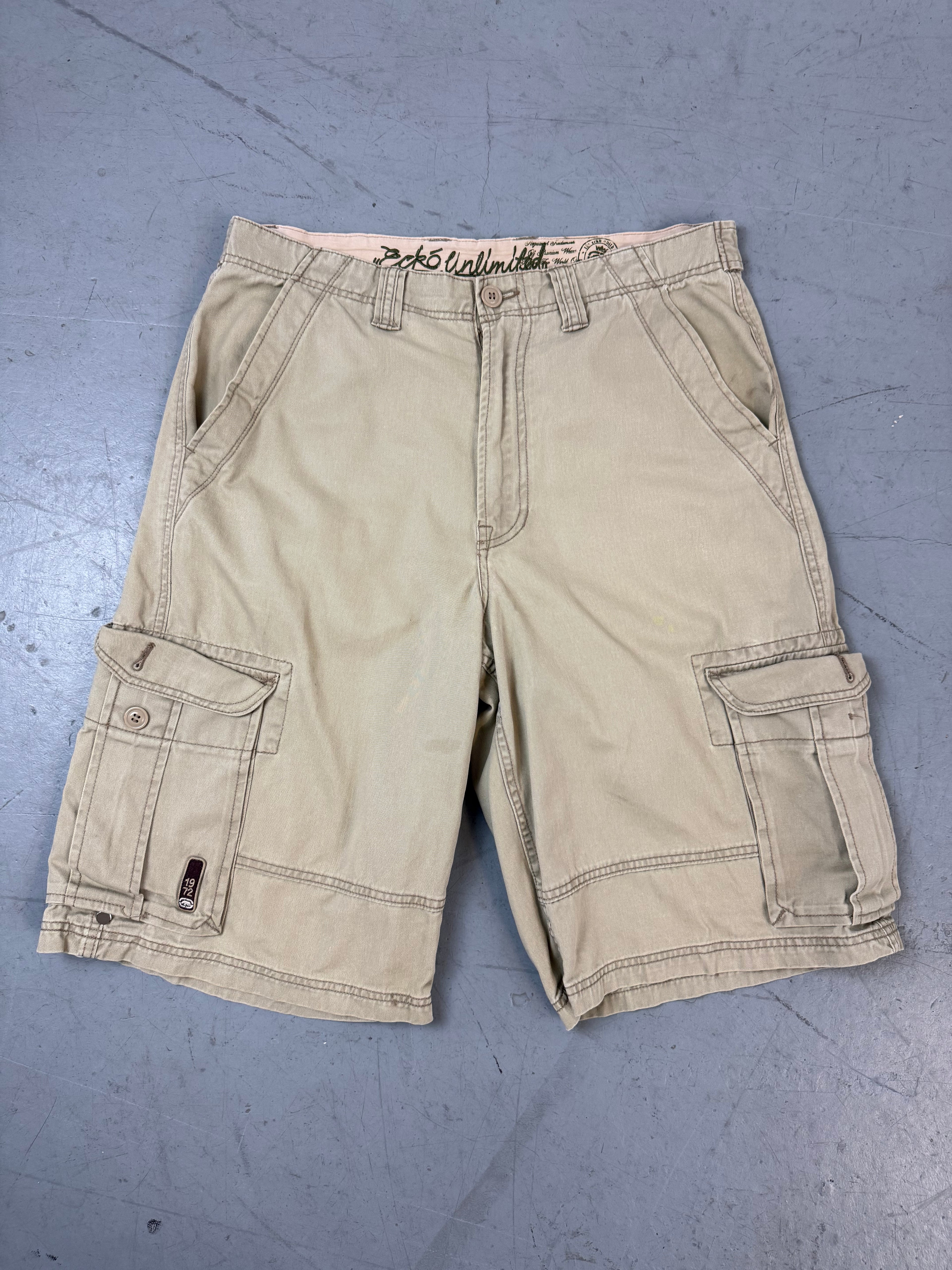 Vintage Ecko Unltd. Beige Cargo Shorts für Männer. Secondhand Y2K 2000s Fashion
