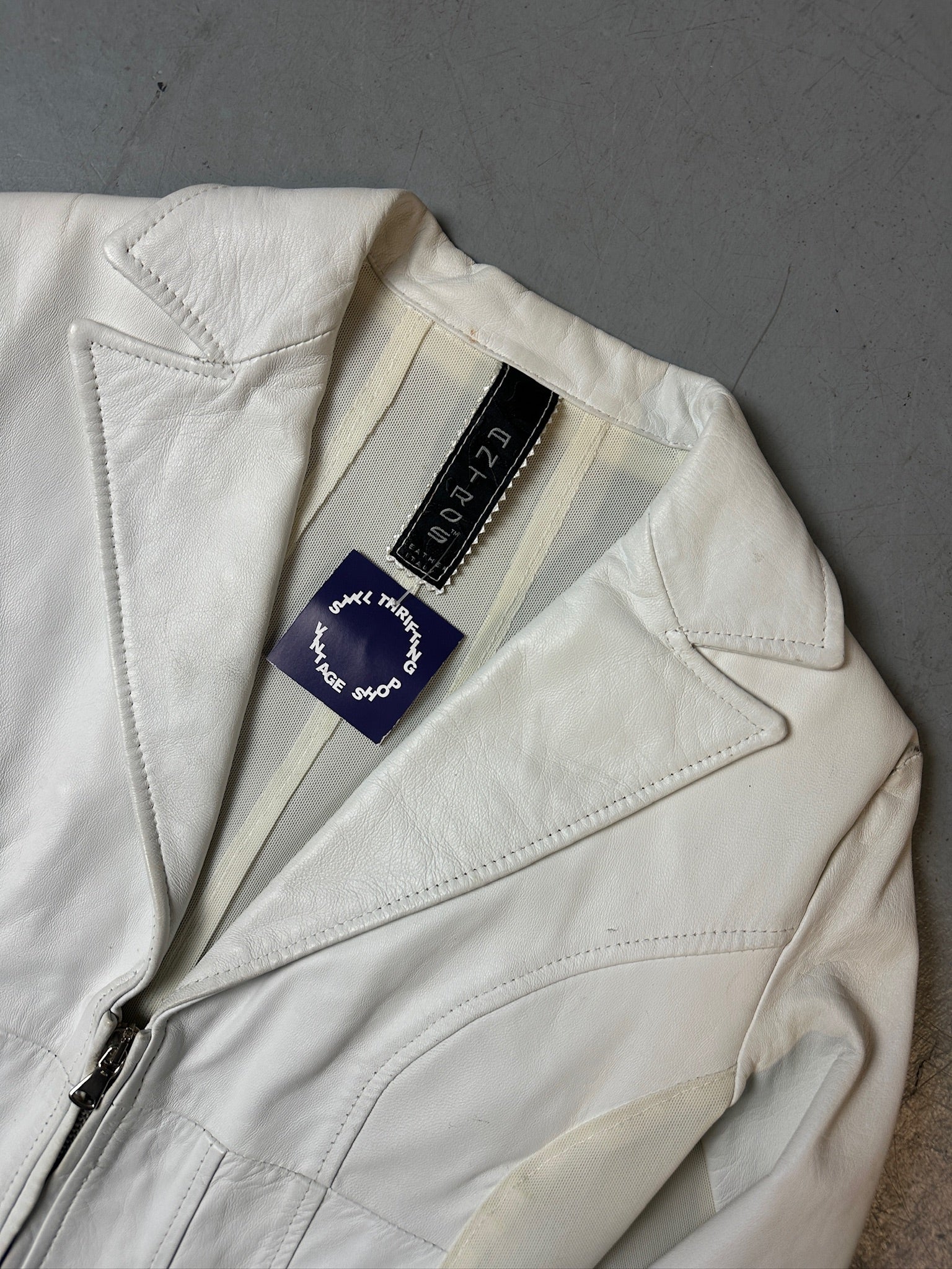 Detailbild von Vintage White Half Zip Italian Leather Jacket 