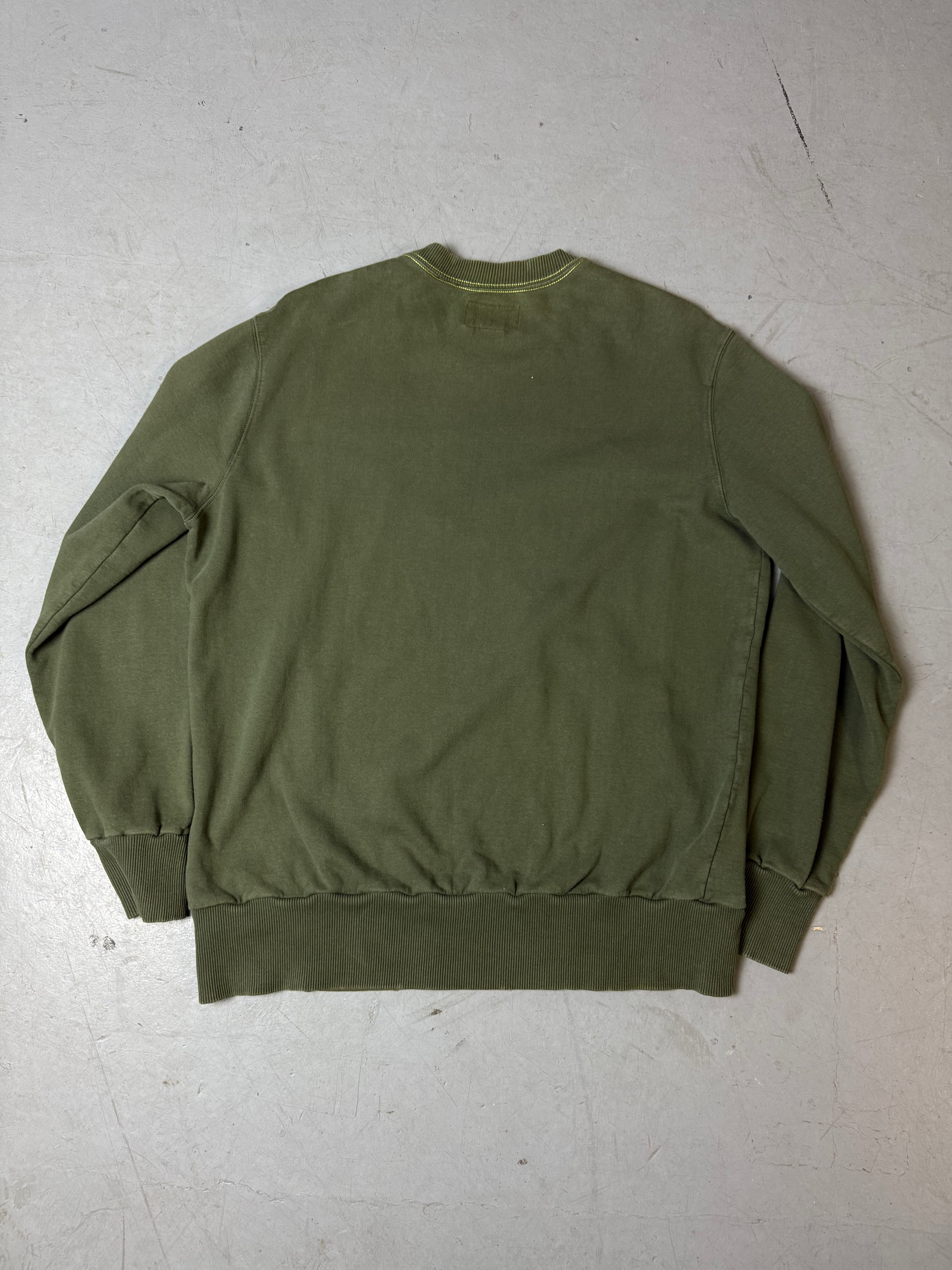 Produktbild von Vintage Energie Khaki Green Sweater von vorne