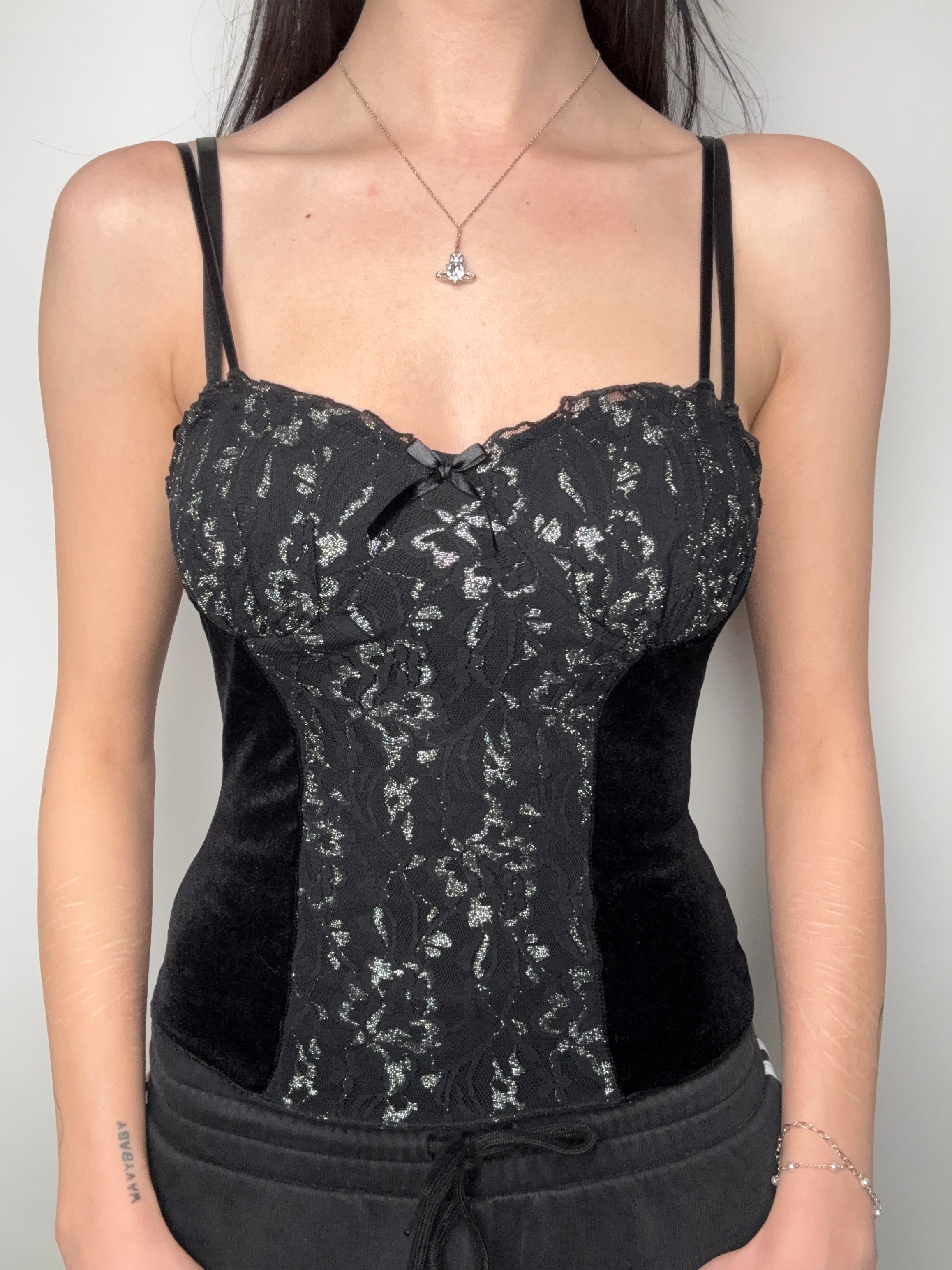 Vintage Baroque Floral Pattern Top in black for girl’s. Y2K Second Hand 2000s Fashion 