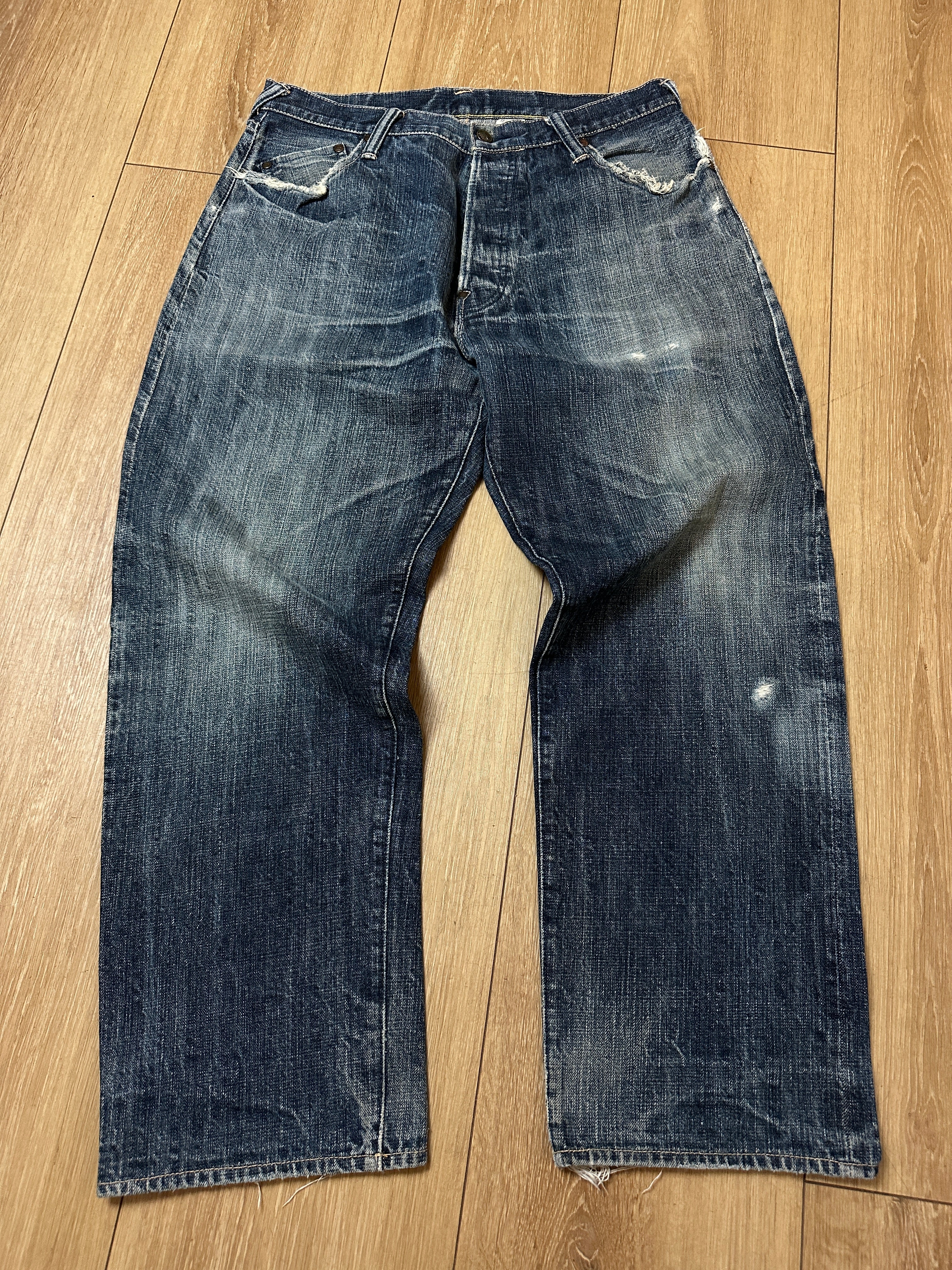 Produktbild von einer Vintage Washed and Printed Denim von vorne
