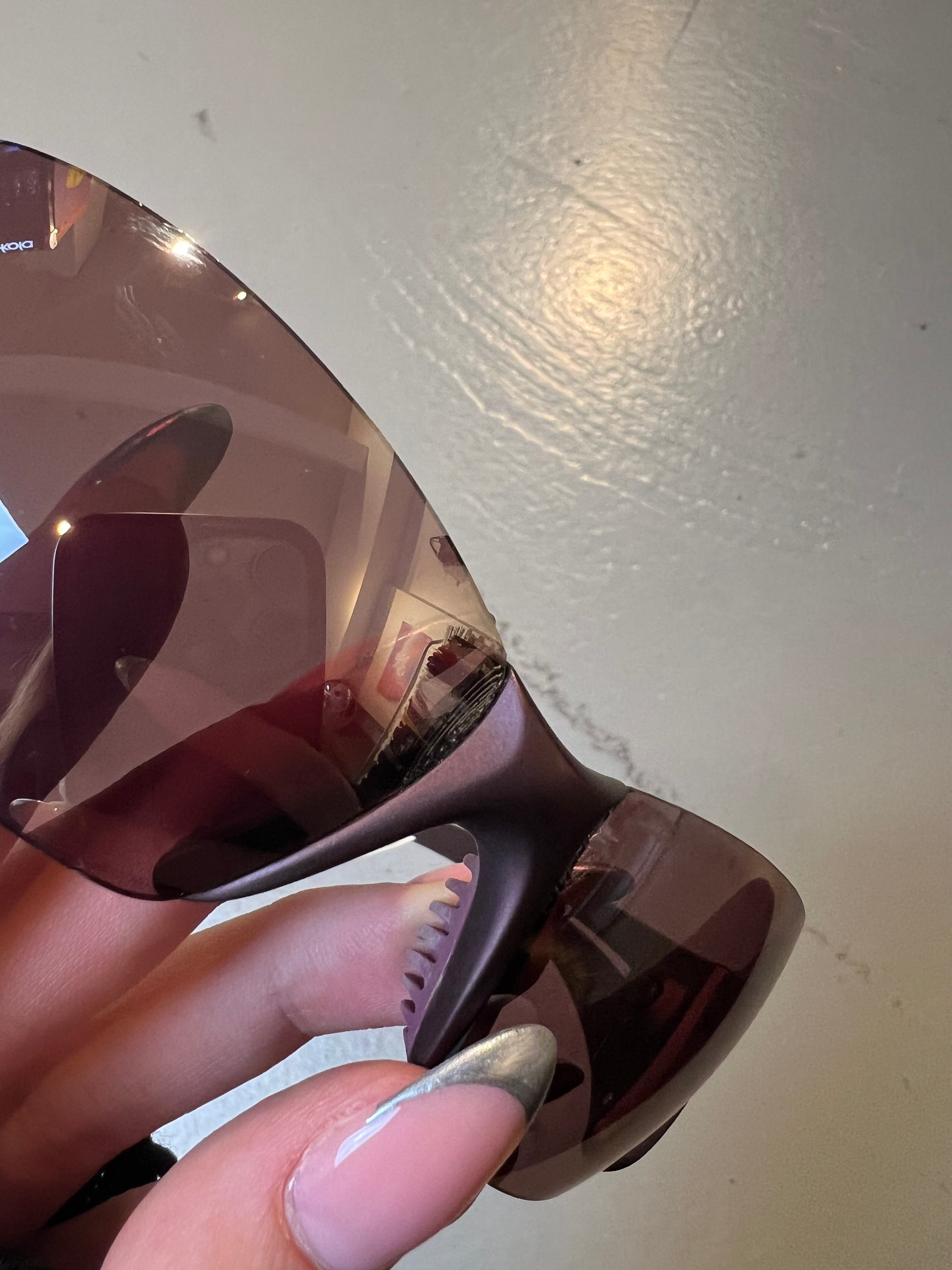 Detailliertes produktbild von Nike Sunglasses Purple von glässer