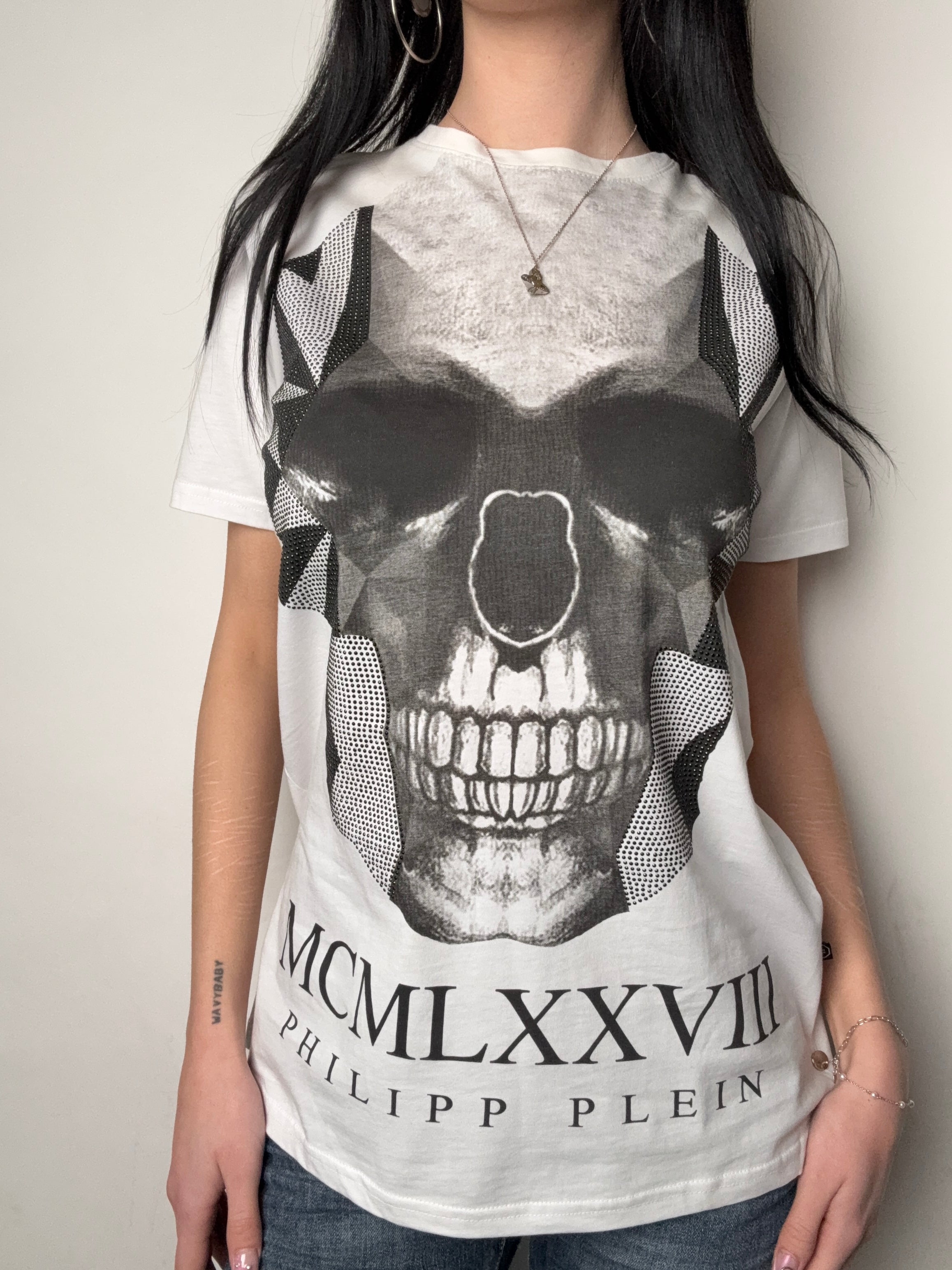 Vintage Philipp Plein Black and White Skull T-Shirt whit glitter stones for girls. Y2K Second Hand 2000s Fashion 