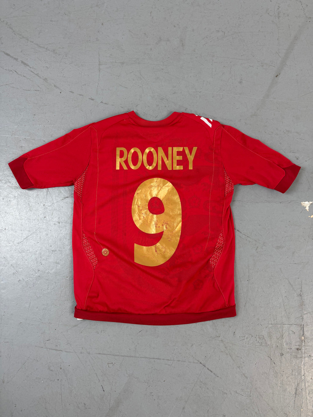 Vintage Umbro England 06-08 Away Jersey für Männer. Secondhand Y2K 2000s Fashion