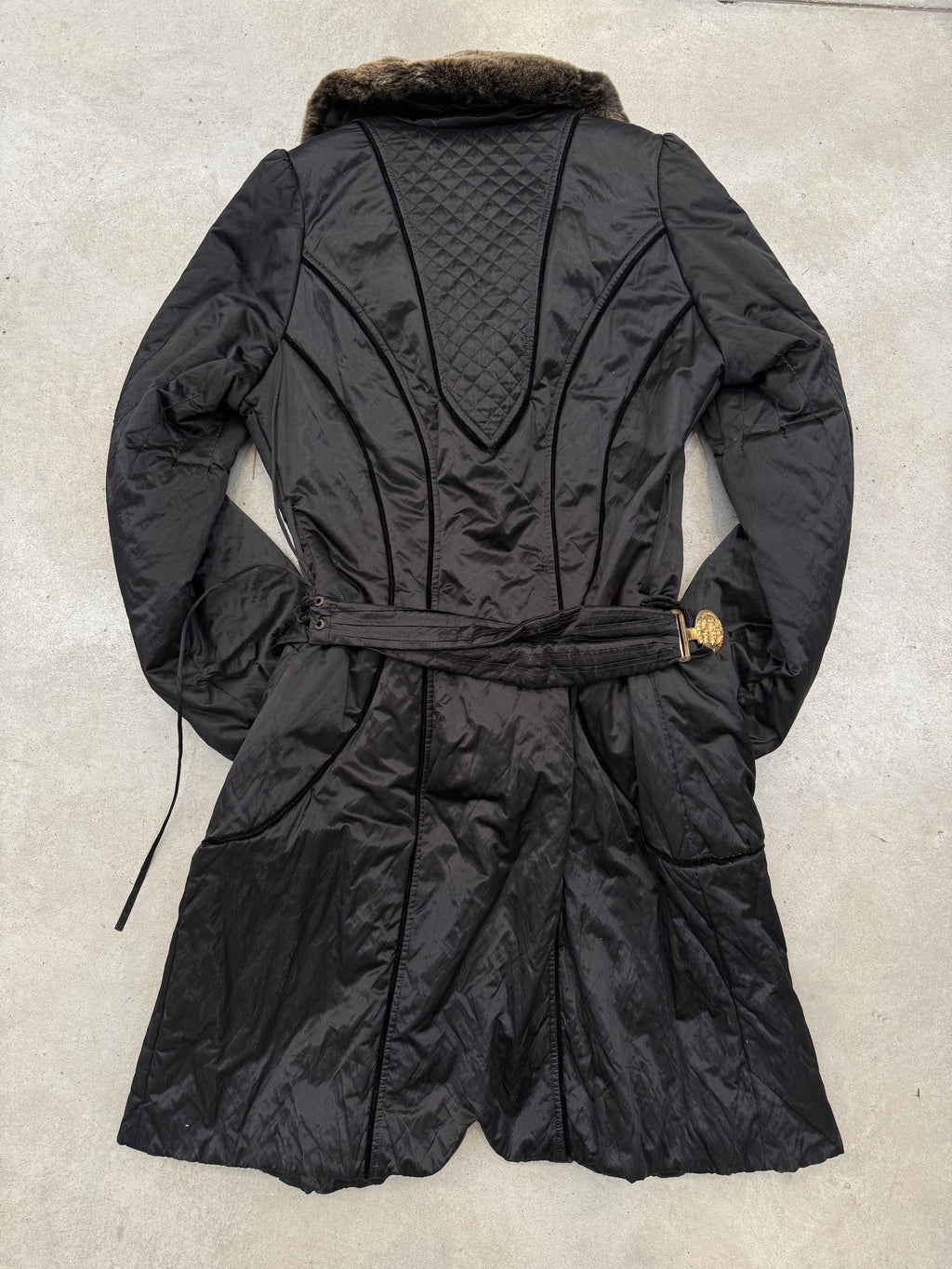 Vintage Roberto Cavalli Class Black Coat with Faux Fur Collar Für Frauen. Y2K Second Hand 2000s Fashion 