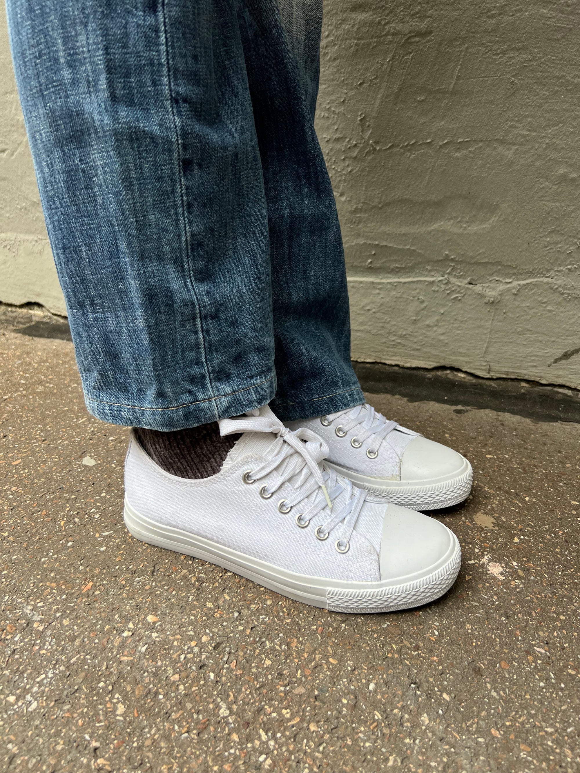 Vintage White Sport Sneaker 38