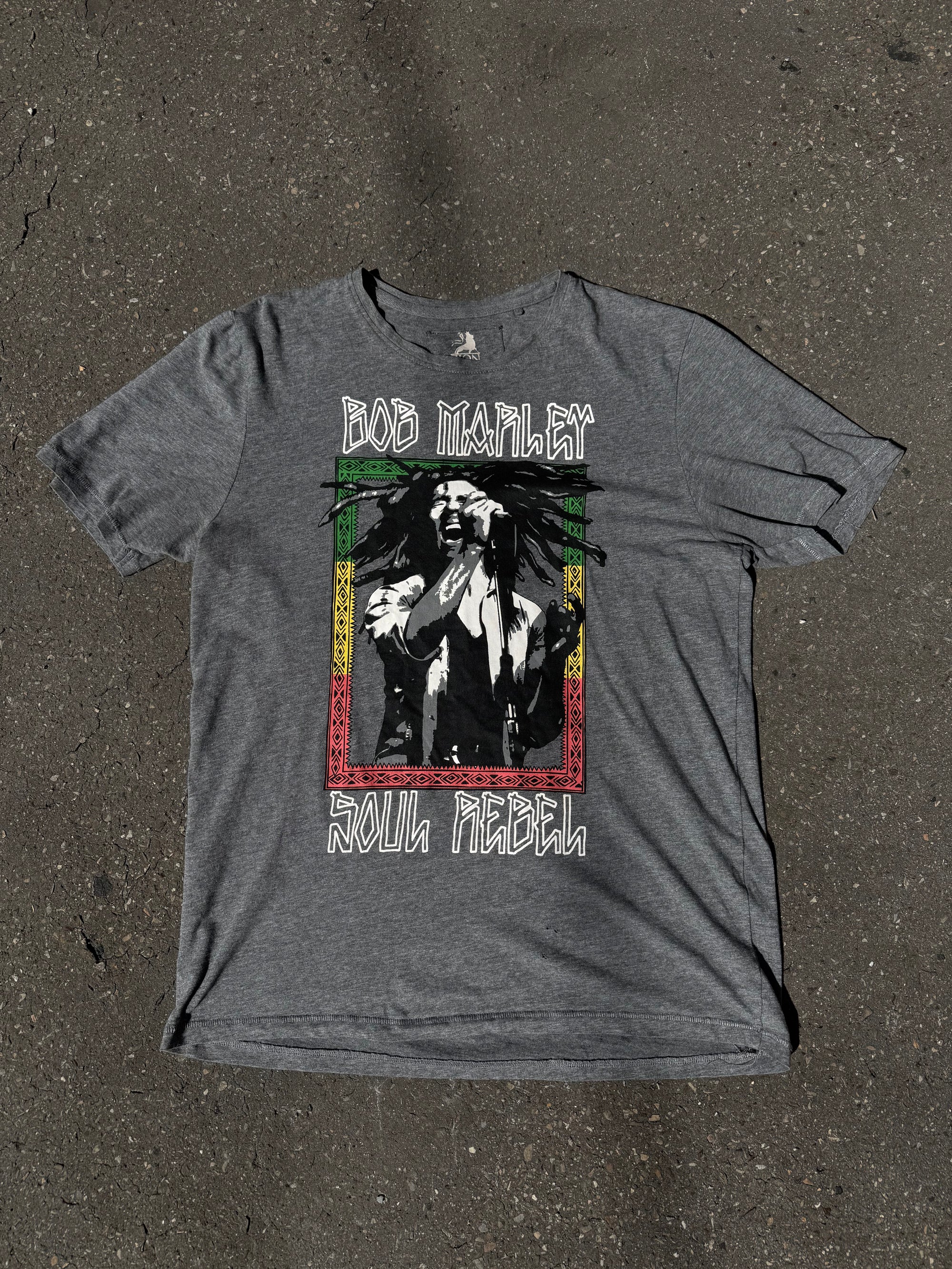 Graues Bob Marley tshirt mit Print auf der Vorderseite