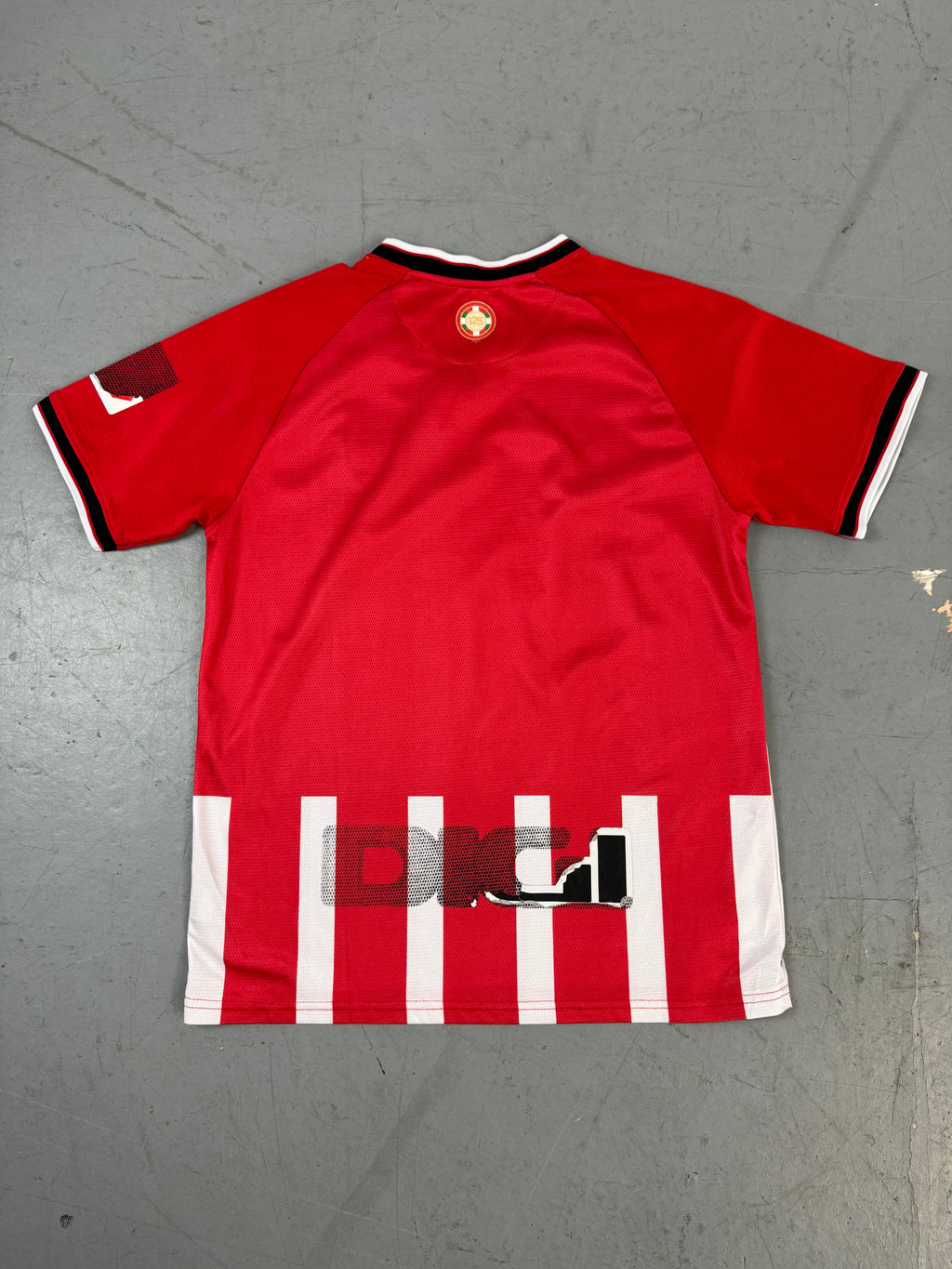 Vintage Castore Athletic Club Home Jersey für Männer. Secondhand Y2K 2000s Fashion