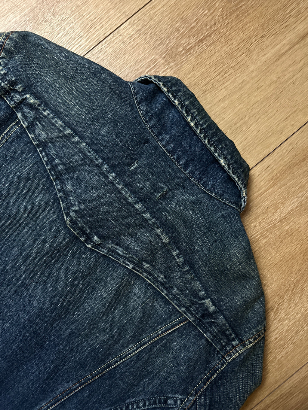 Detailbild von einer Vintage Diesel Denim Jacket von Kragen hinten