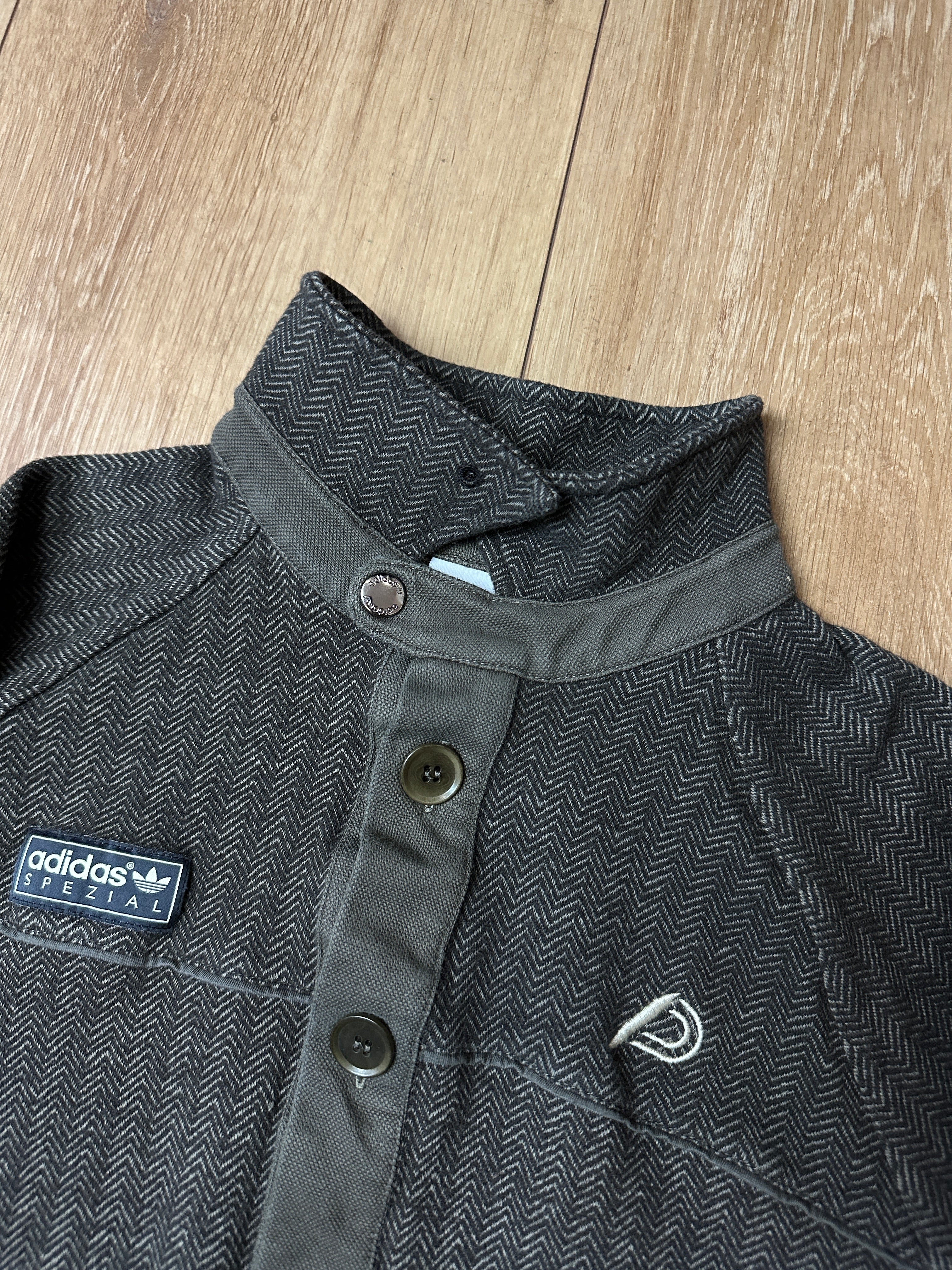 Detailliertes produktbild von Vintage Adidas Spezial Brown Wool Jacket S von vorne