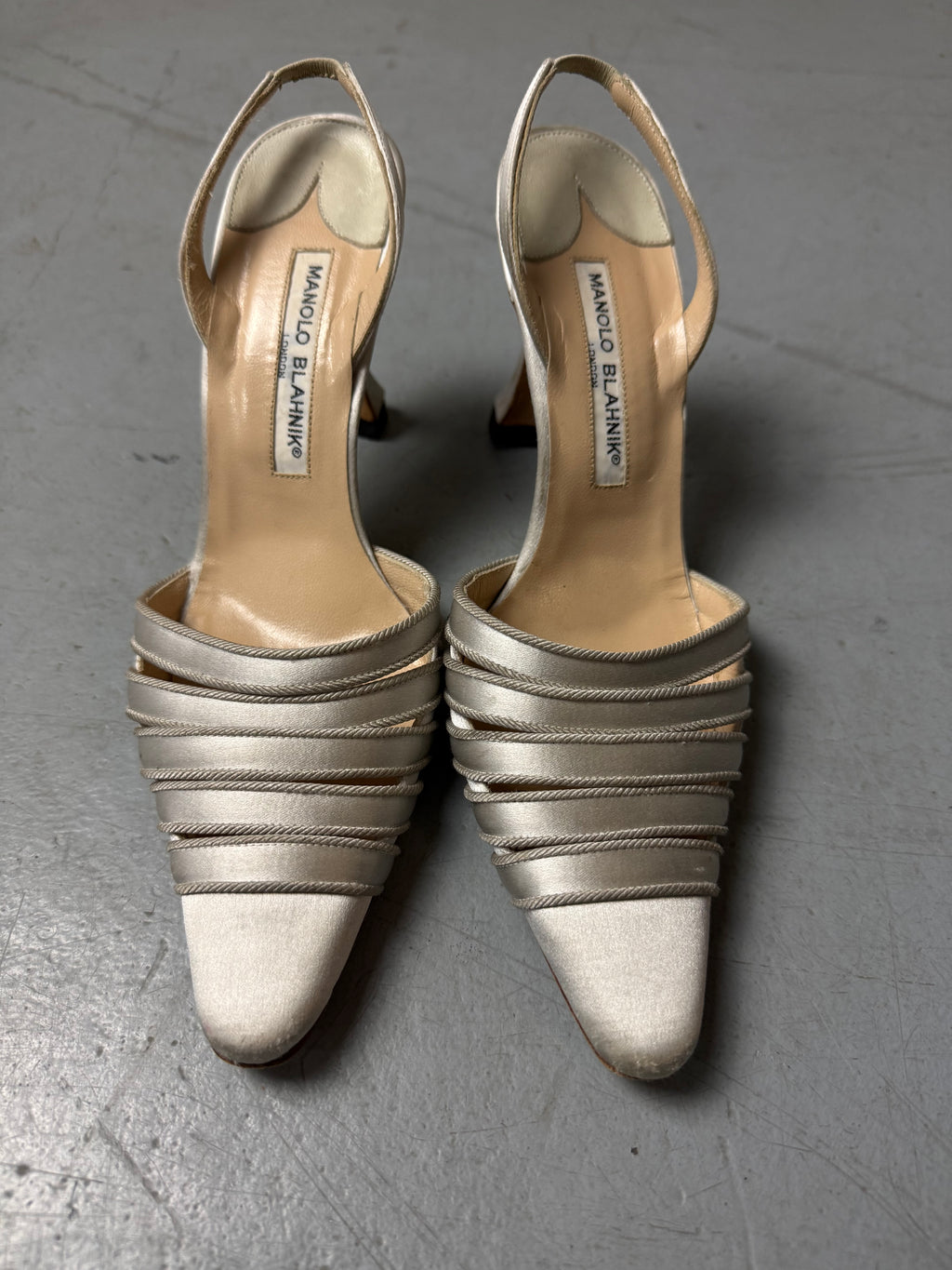Vintage Manolo Blahnik Beige Pumps for girl’s. Y2K Second Hand 2000s Fashion 