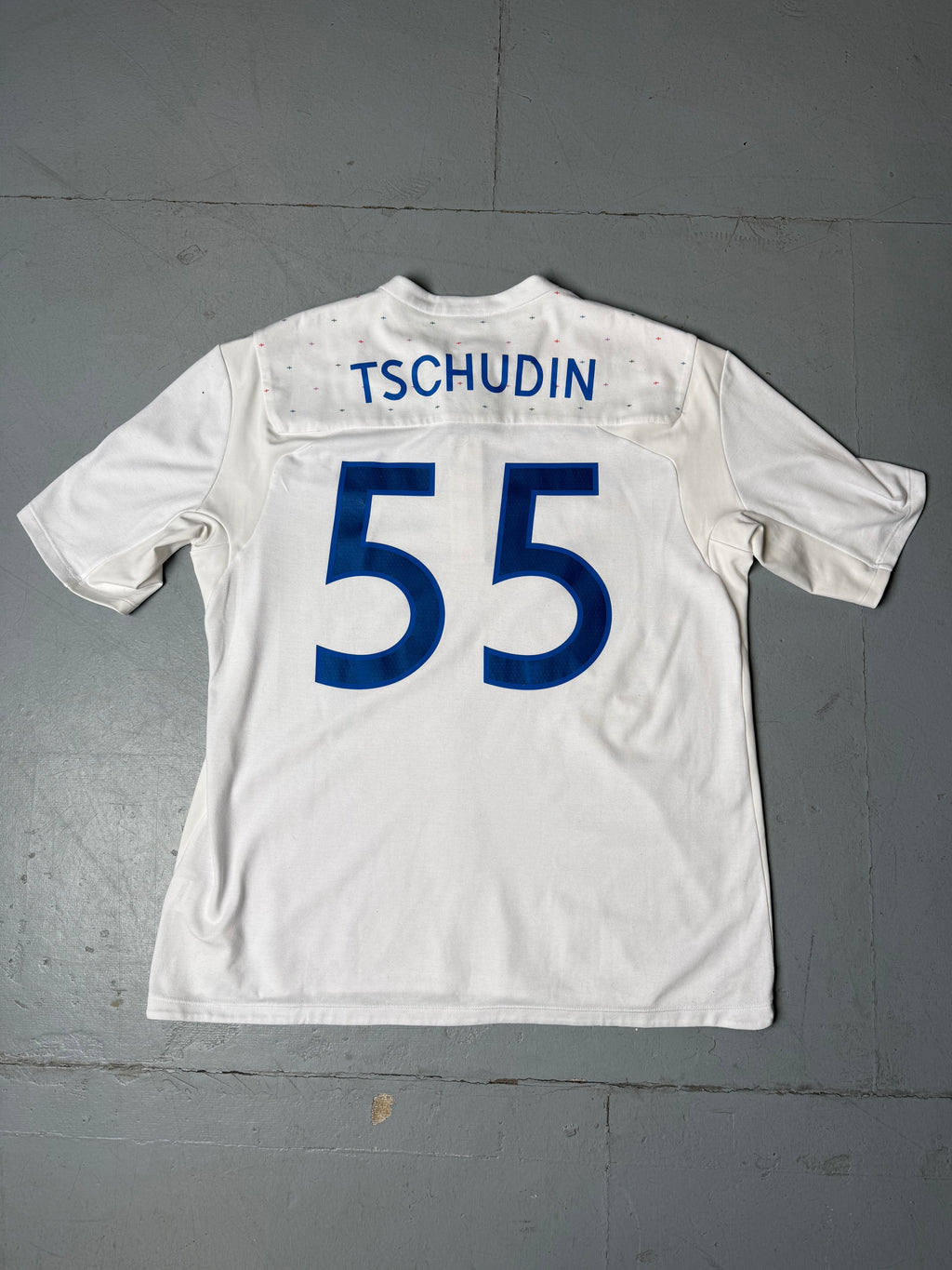 Vintage Umbro England 2010-2011 Home Jersey for Boys. Y2K Second Hand 2000s Fashion 