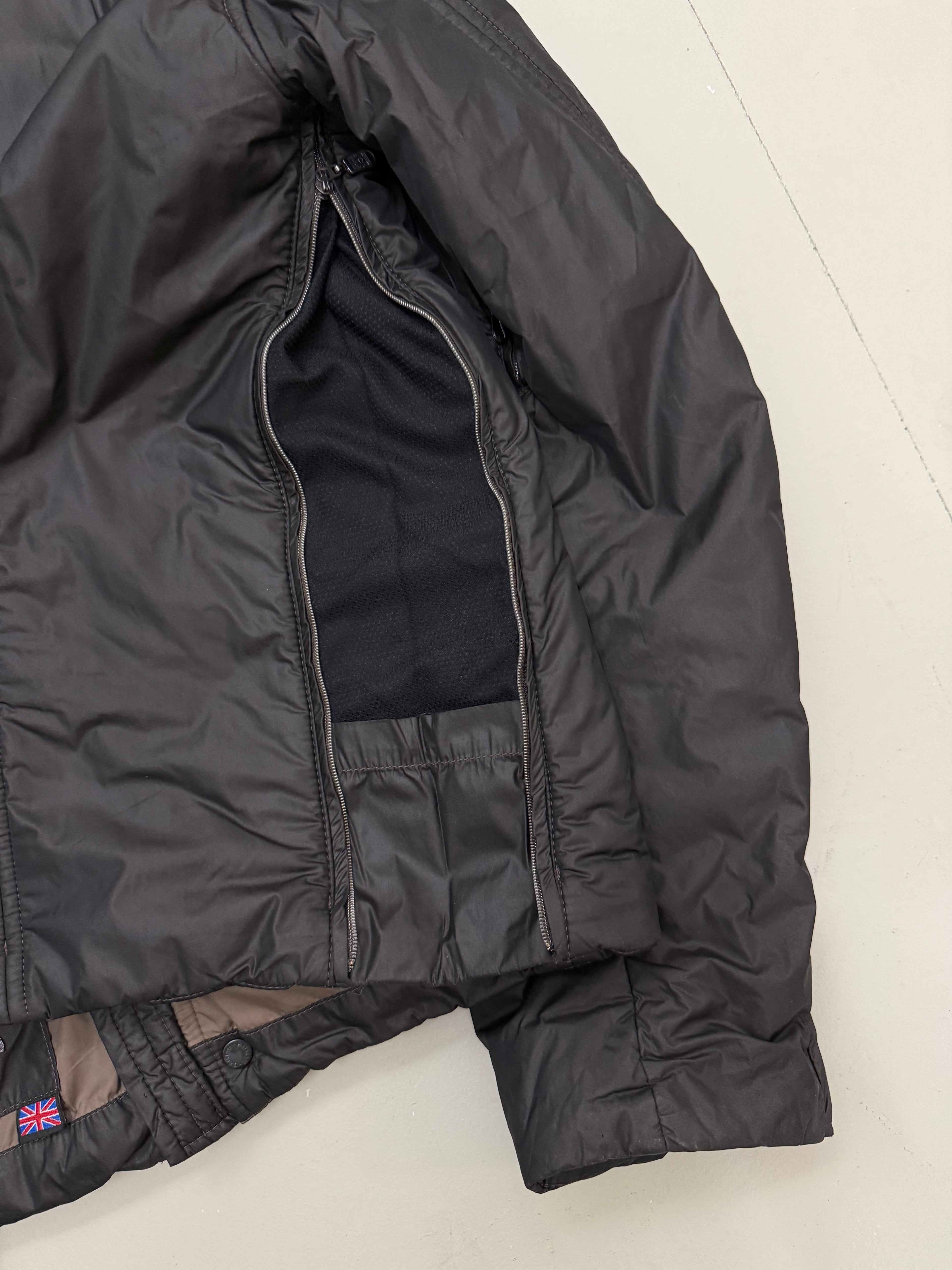 Vintage Belstaff Black Puffer Jacket für Herren. Y2K Second Hand 2000s Fashion 