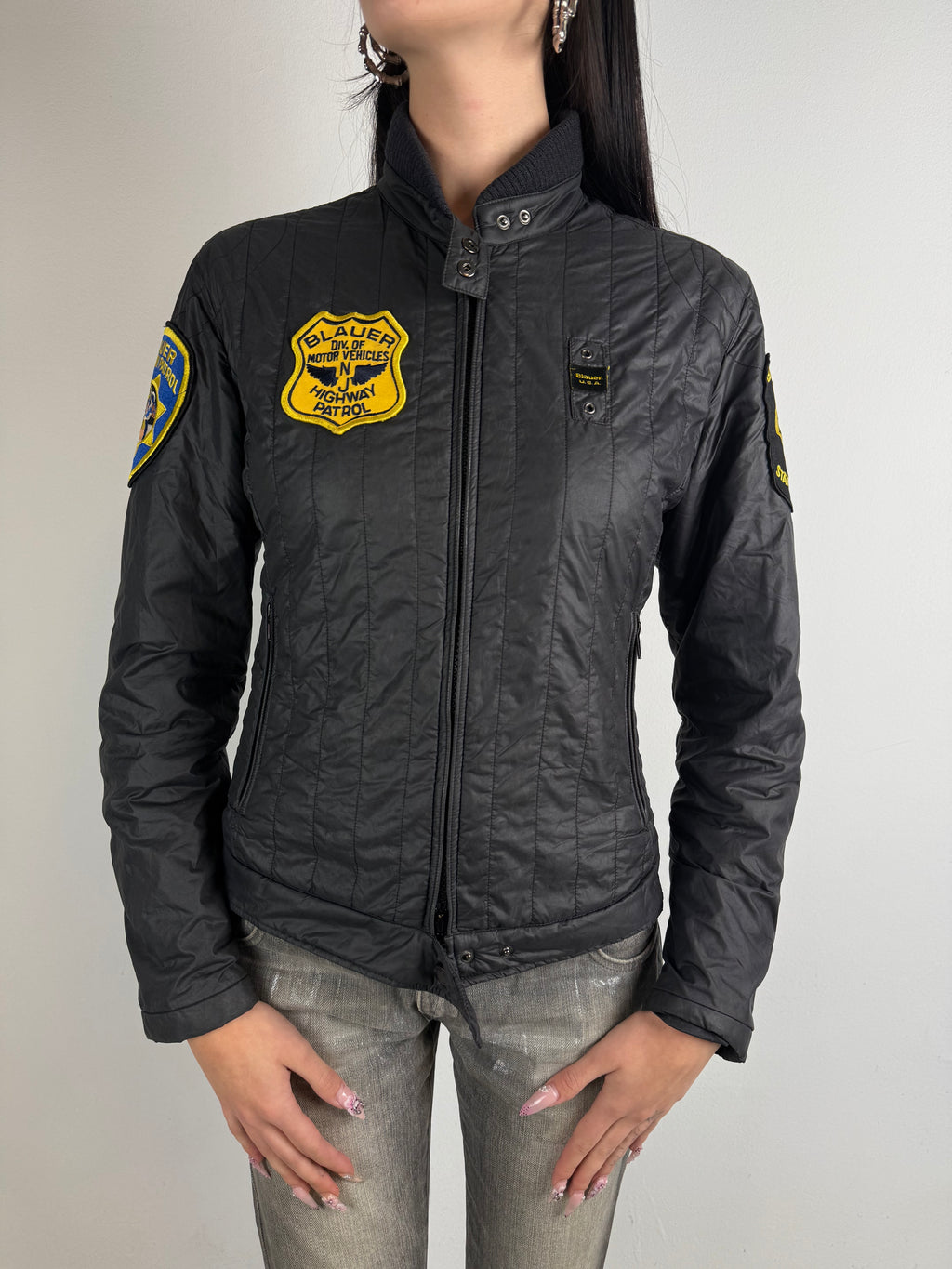 Tragebild von einer Vintage Blauer Light Jacket von vorne