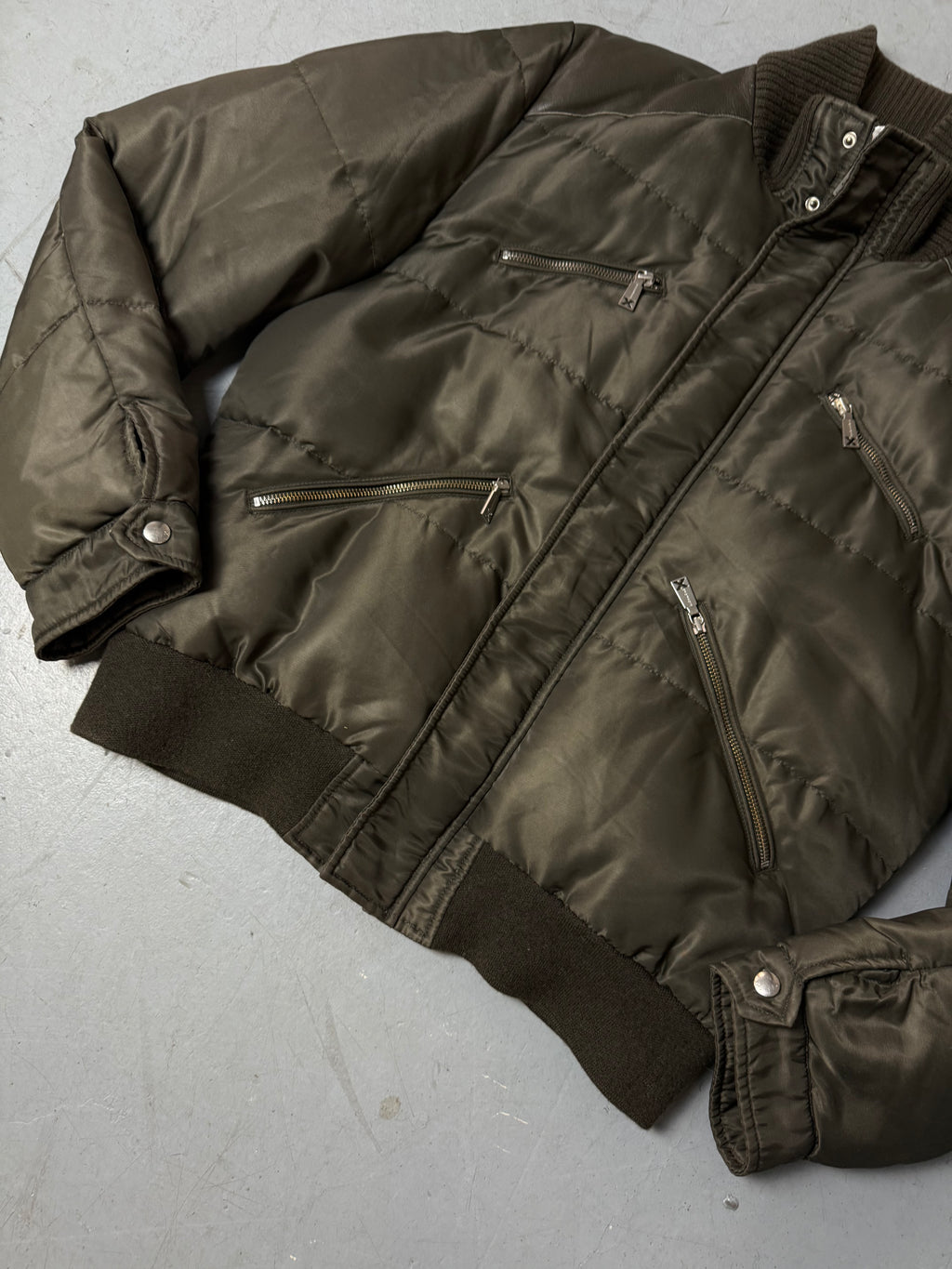 Detailbild von einer Vintage Richmond grünen Puffer Jacke 