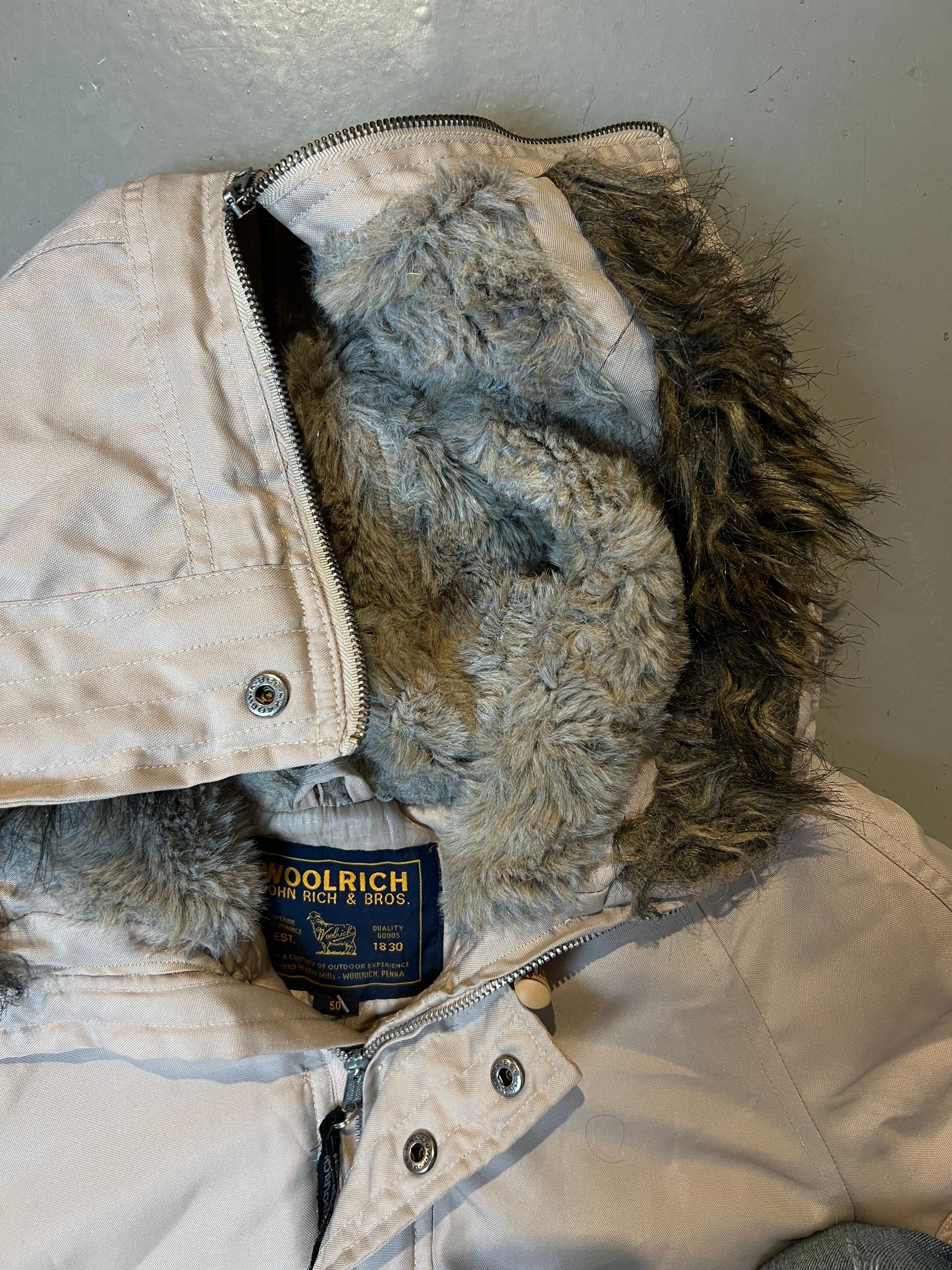 Vintage Beige Woolrich Winter Jacket L