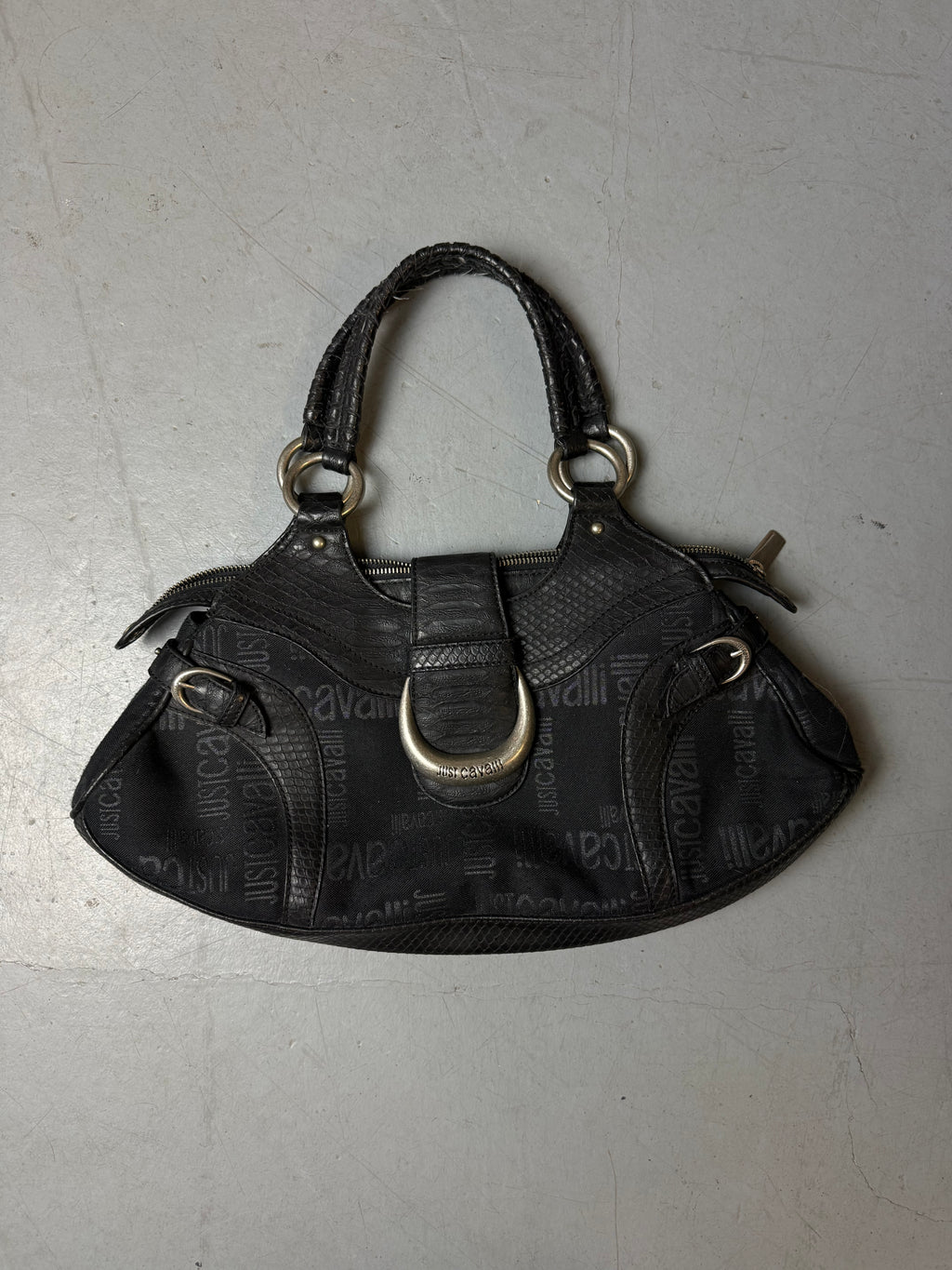 Produktbild von einer Vintage Just Cavalli Y2K Black Shoulder Bag von vorne