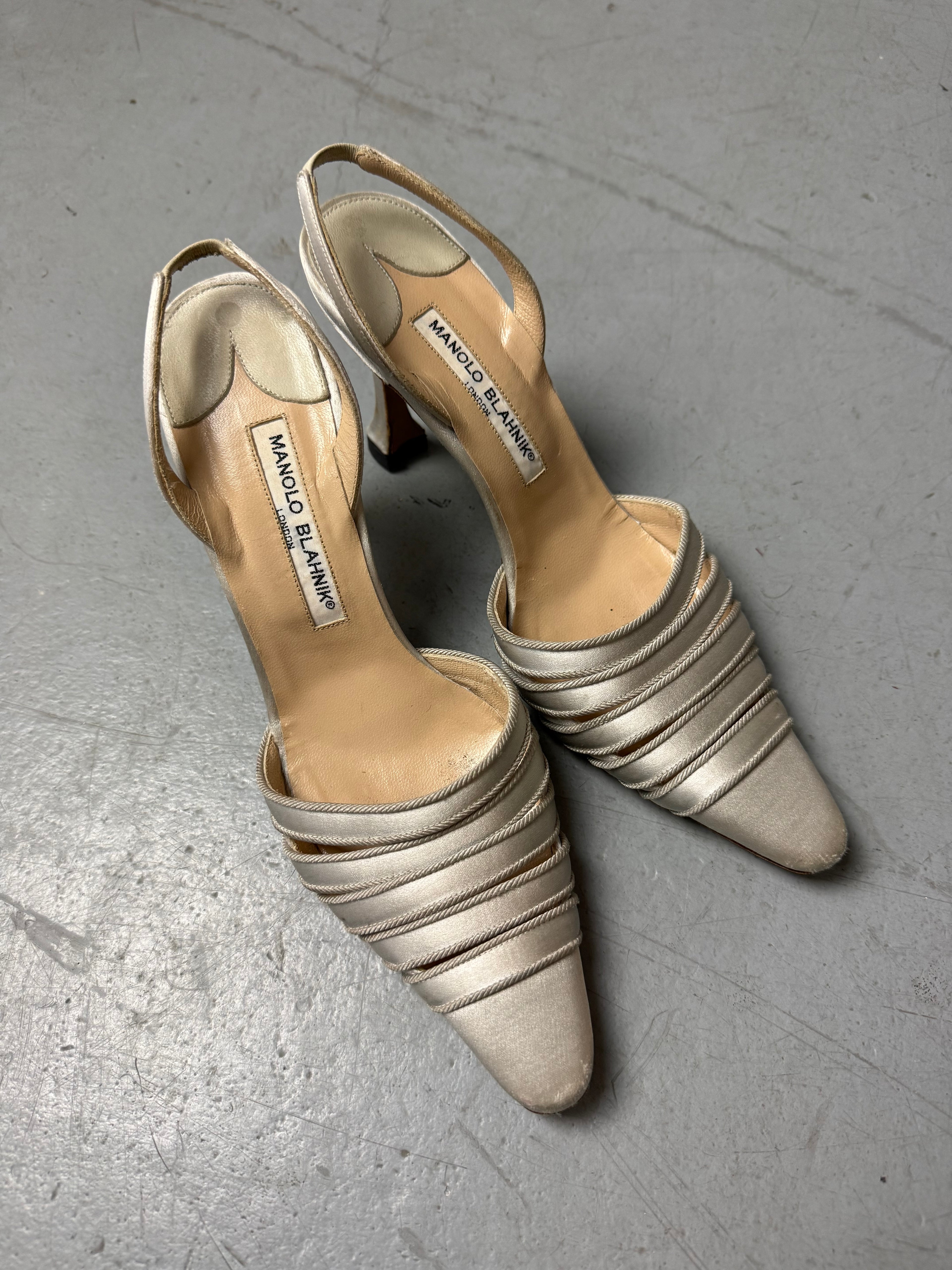 Vintage Manolo Blahnik Beige Pumps for girl’s. Y2K Second Hand 2000s Fashion 