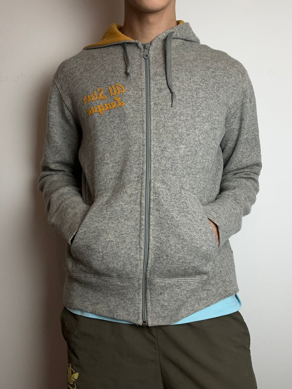 Tragebild von einem Vintage Converse Zip Up Sweater von vorne