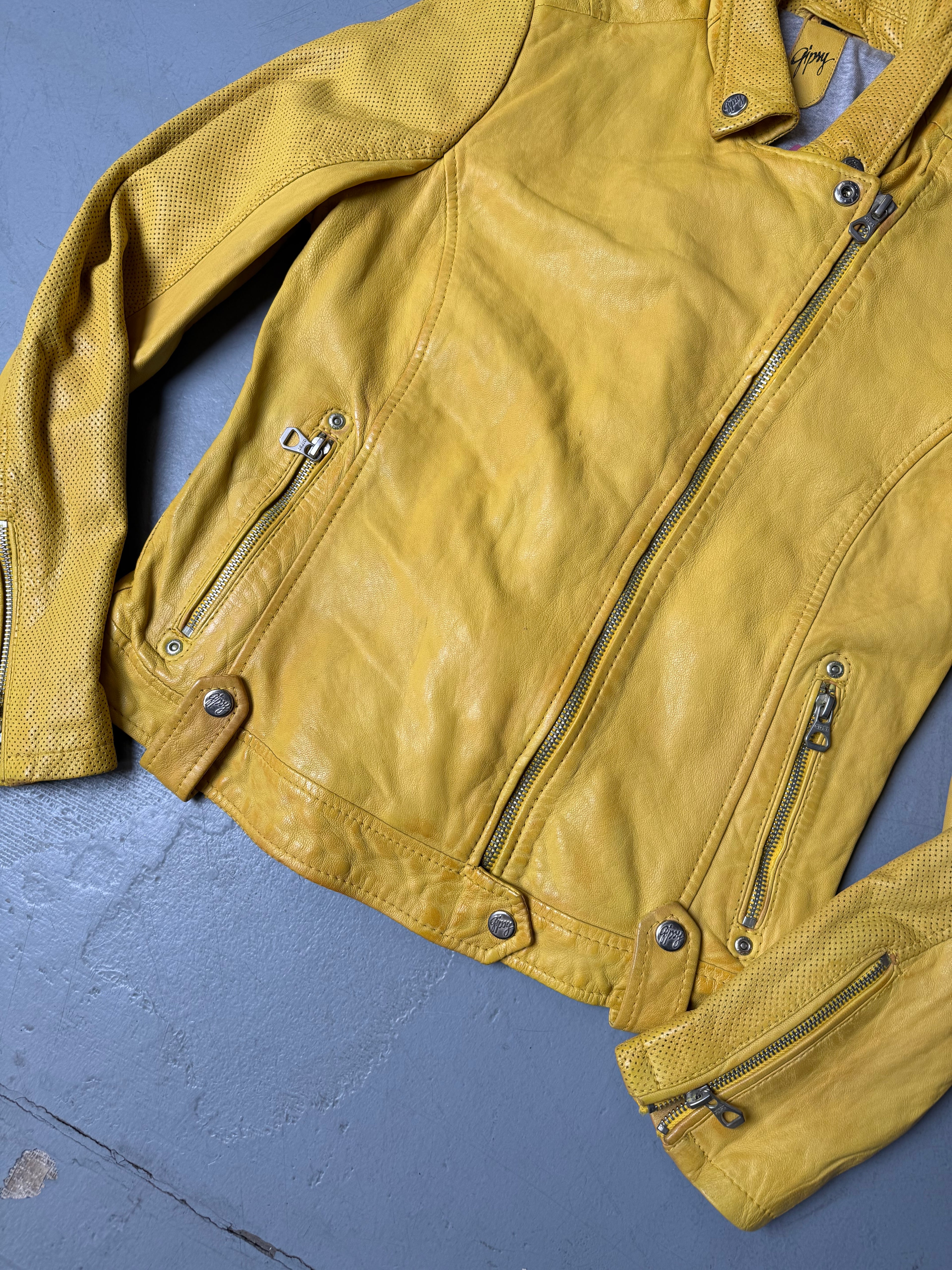 Vintage Gipsy Yellow Leather Jacket für Damen. Y2K Secondhand 2000s Fashion.