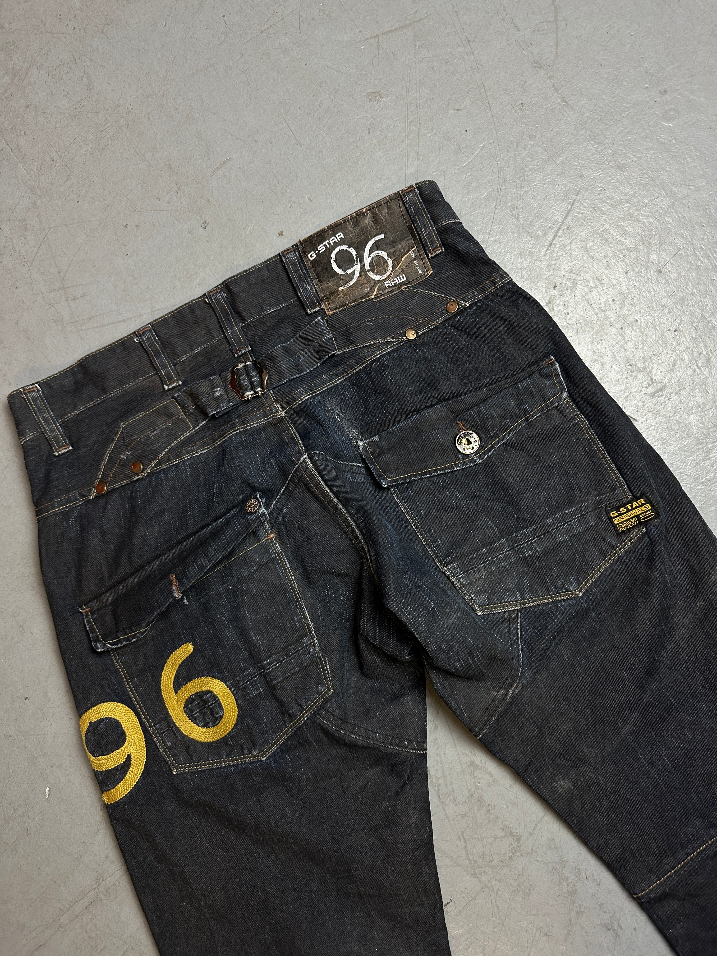 Detailbild von Vintage Black G-Star Raw Waxed Denim von hinten