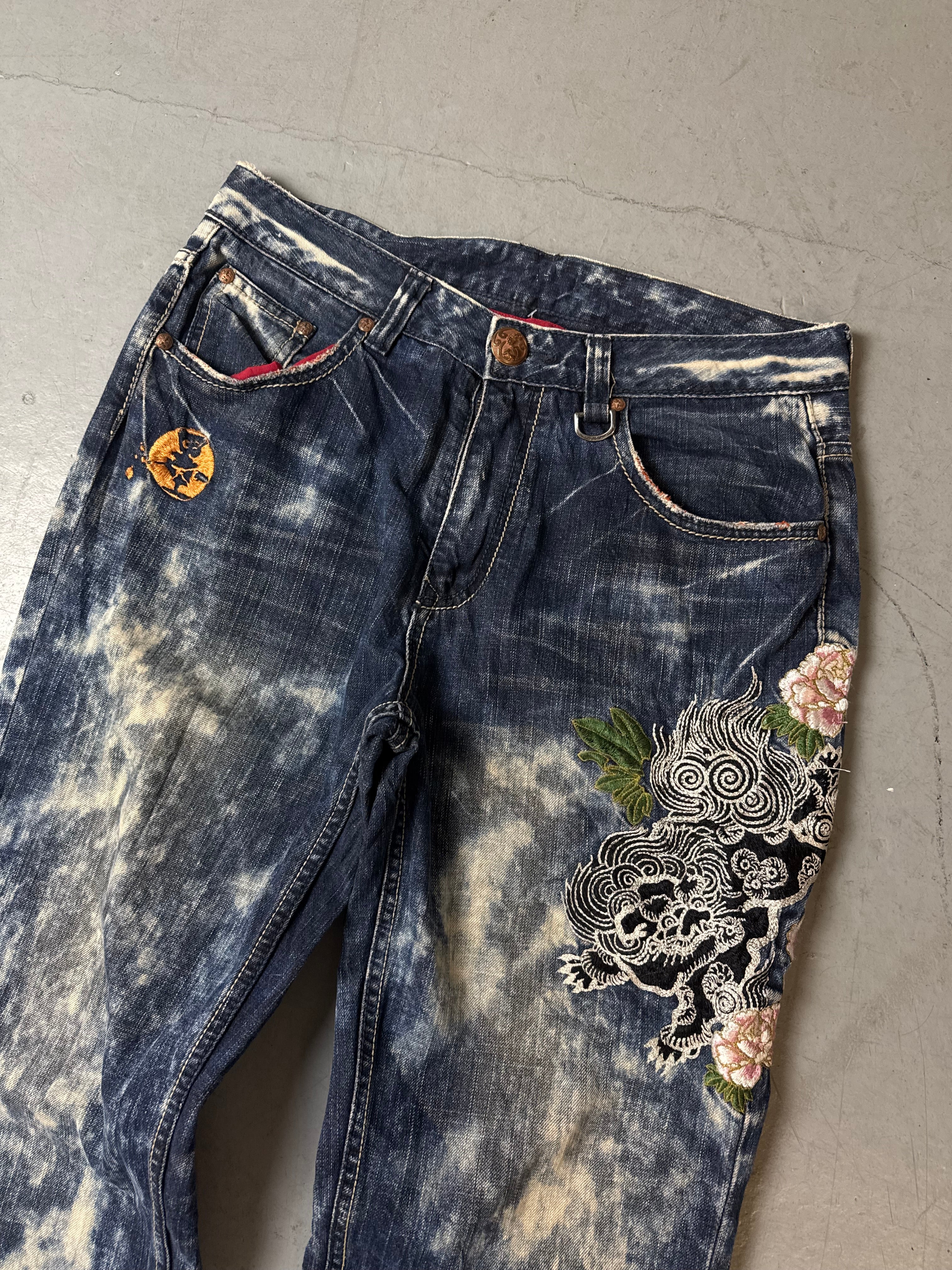 Detailbild von Vintage Big Train Japanese Washed Denim with Stitching von vorne