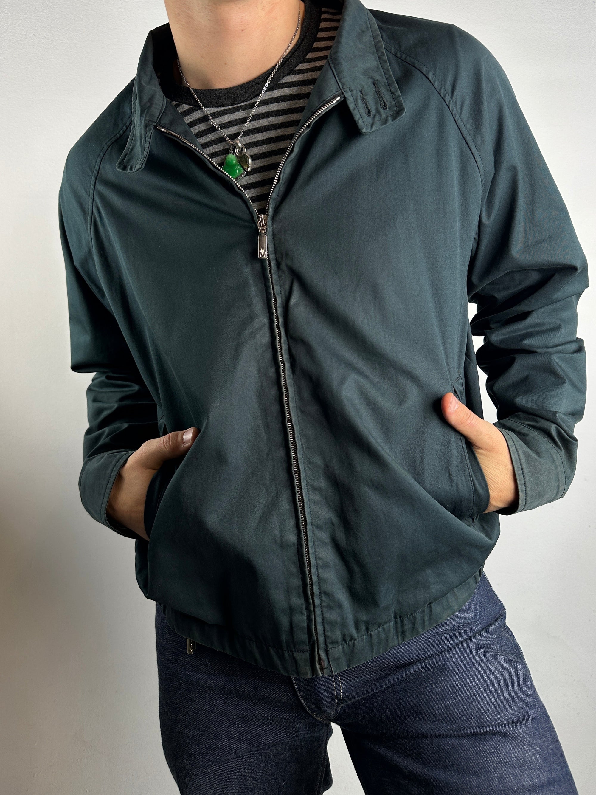 Tragebild von einer Vintage Moncler Black/Dark Green Jacket von vorne