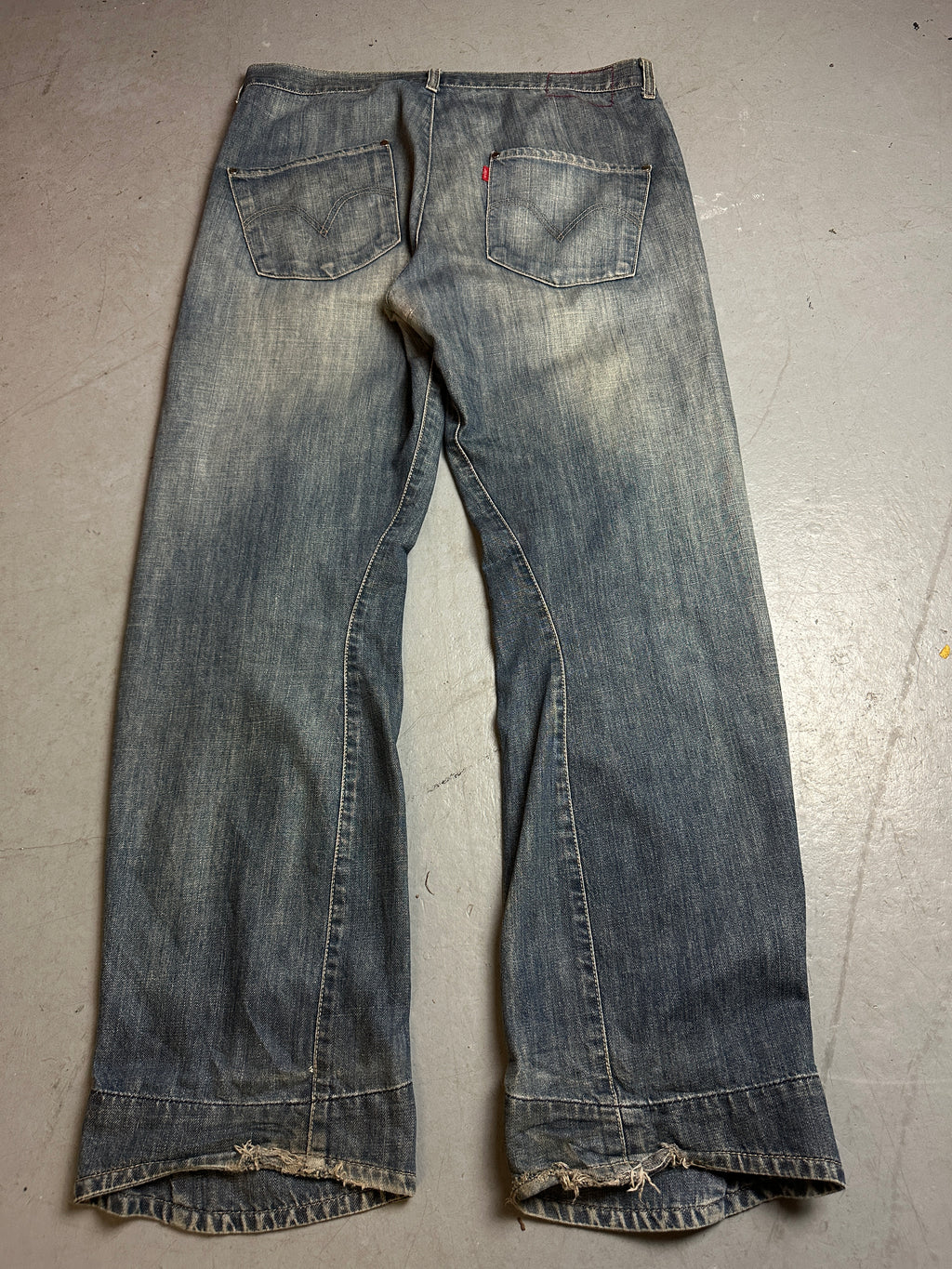 Produktbild von einer Vintage Levis Engineered Denim von hinten
