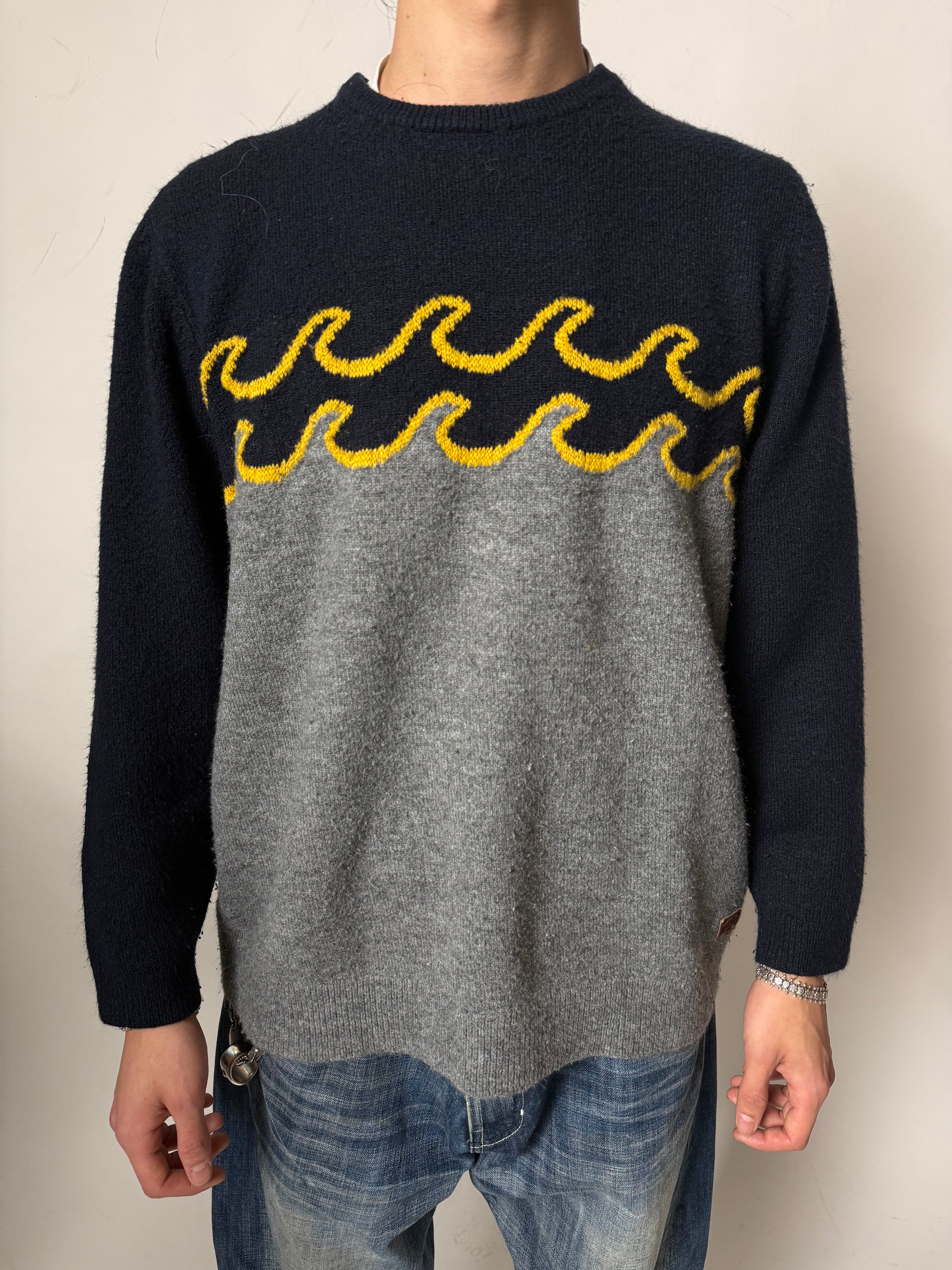 Tragebild von Vintage Billabong Waves Blue and Grey Sweater L  von vorne