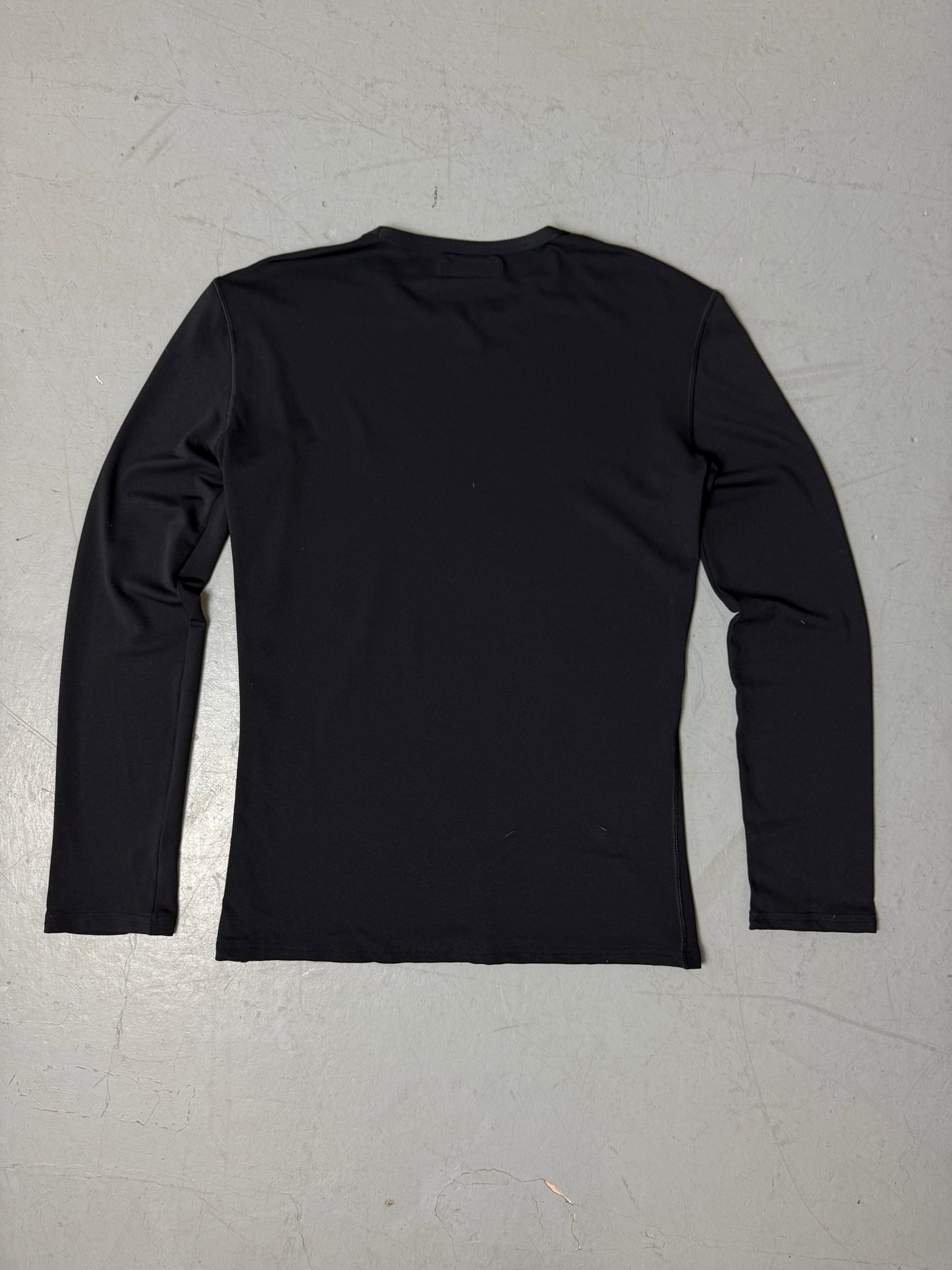Ein schwarzes Basic longsleeve von emporio Armani 