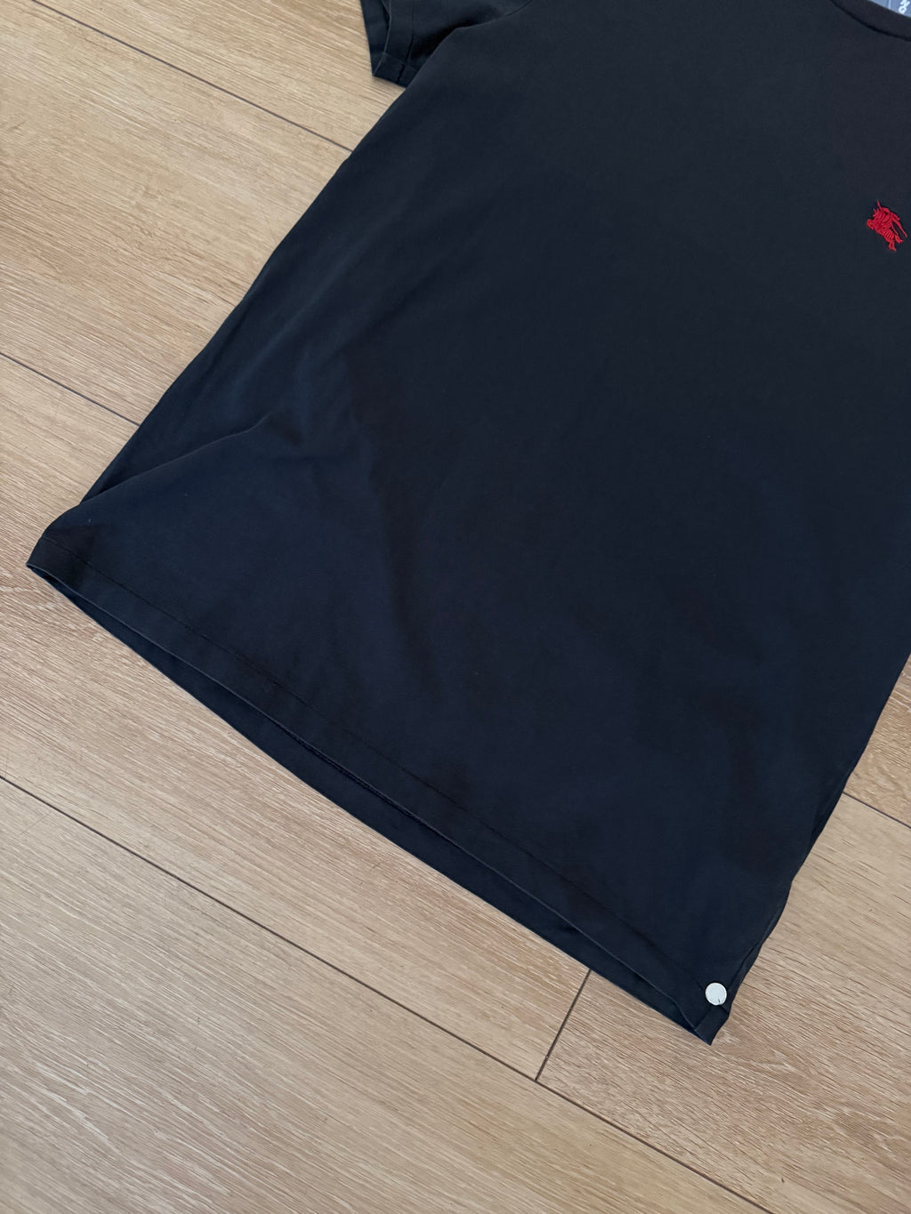 Detailbild Vintage Burberry Black T-Shirt von vorne 