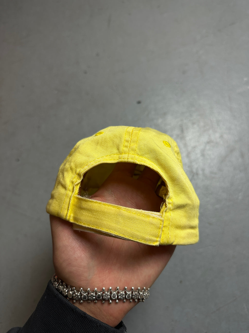 Produktbild Vintage Yellow Racing Cap von hinten 