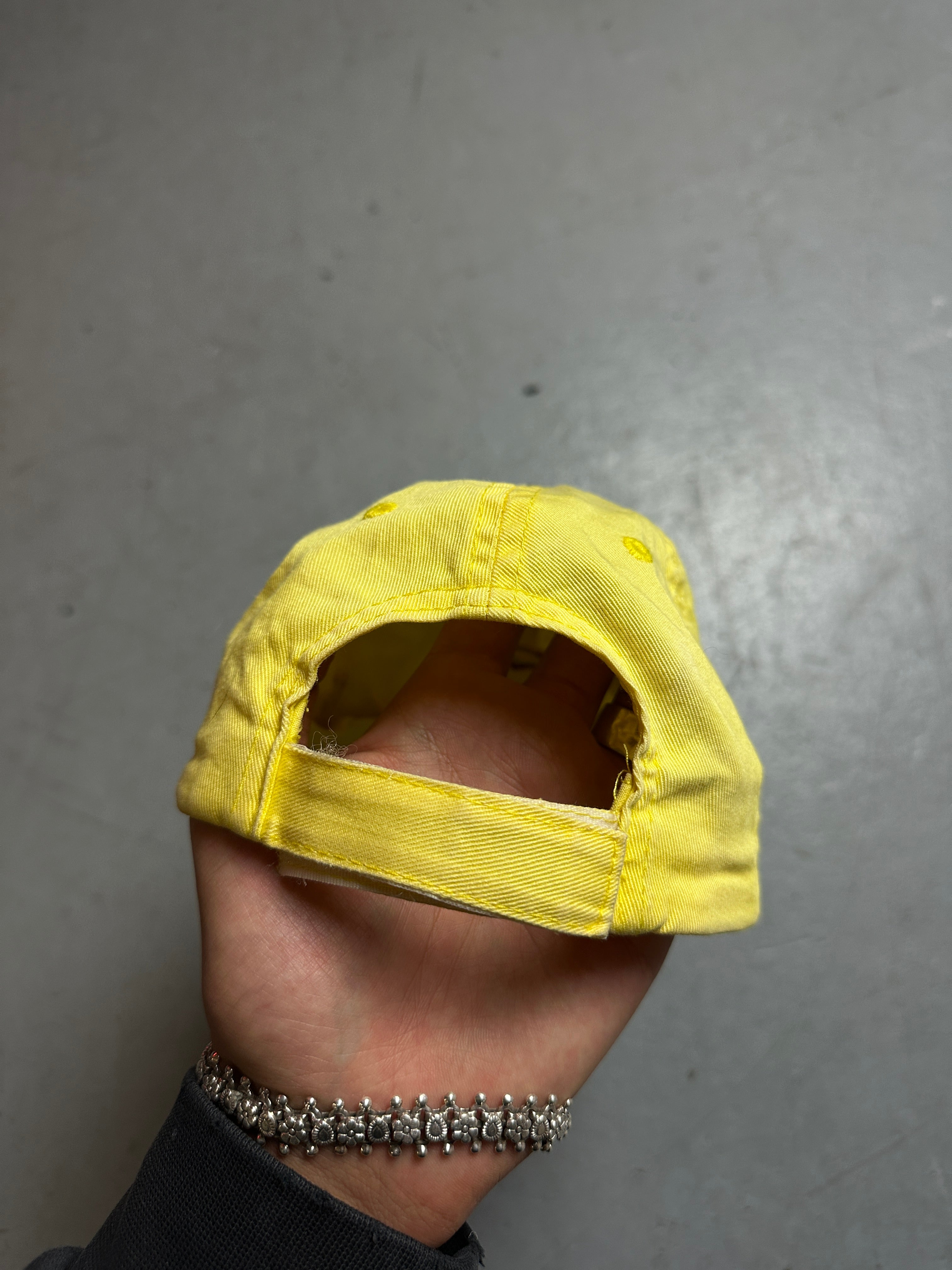 Produktbild Vintage Yellow Racing Cap von hinten 