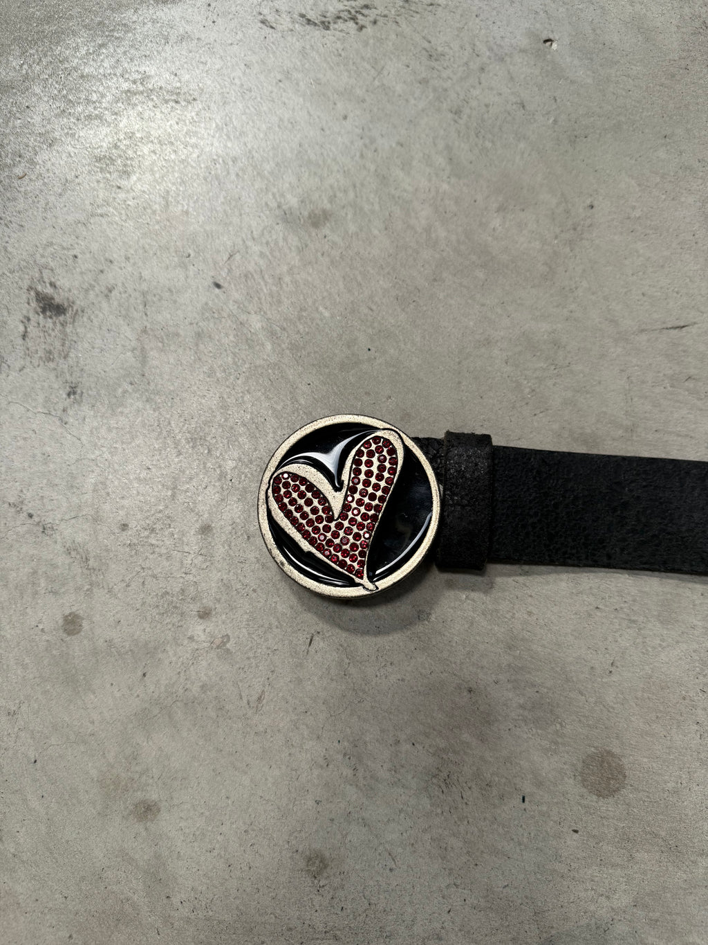 Vintage Sweet Years Black Leather Belt with Studs. Y2K Second Hand Fashion