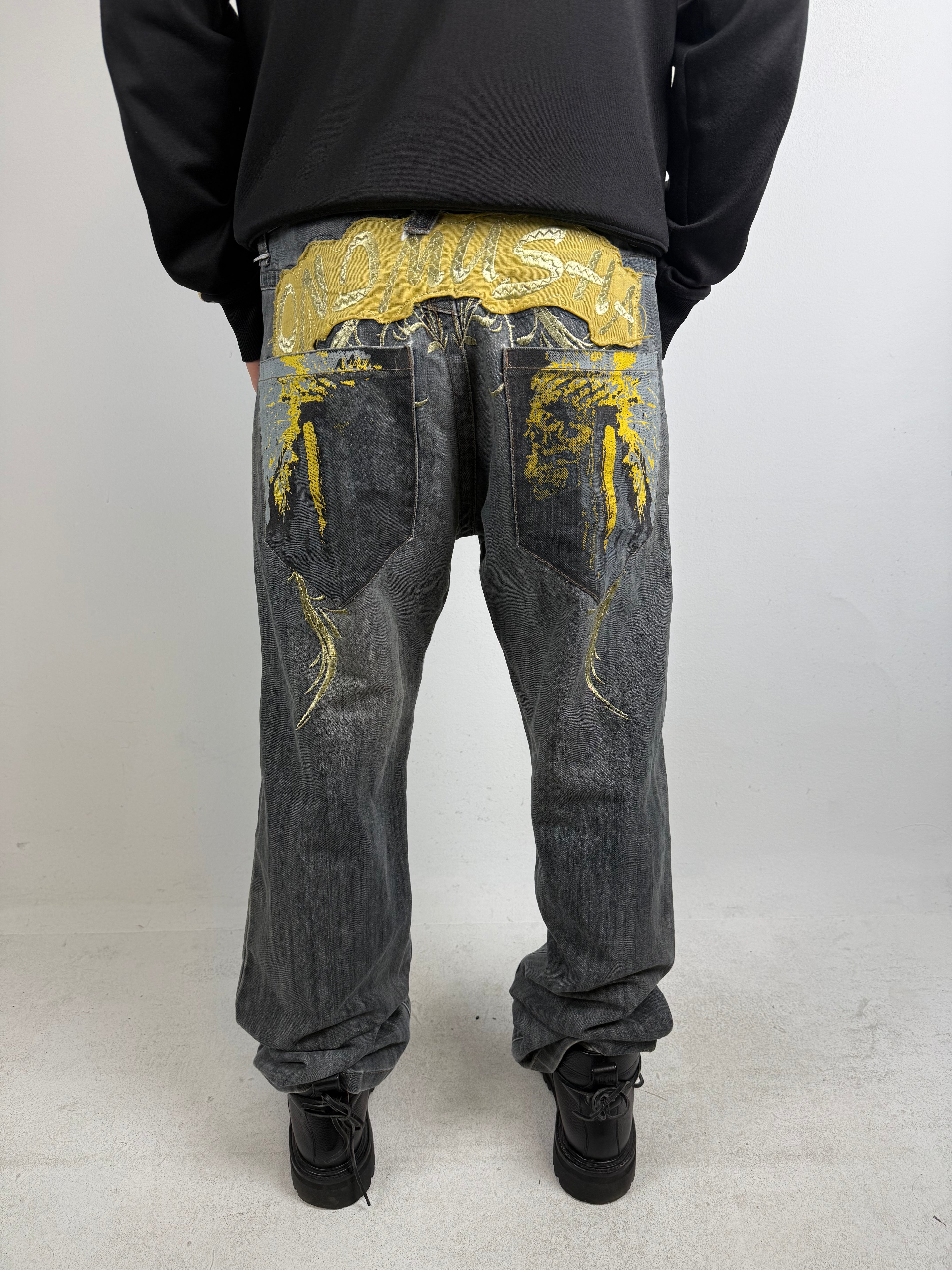 Tragebild von Vintage Japanese Golden Stitched Baggy Denim S/M von hinten