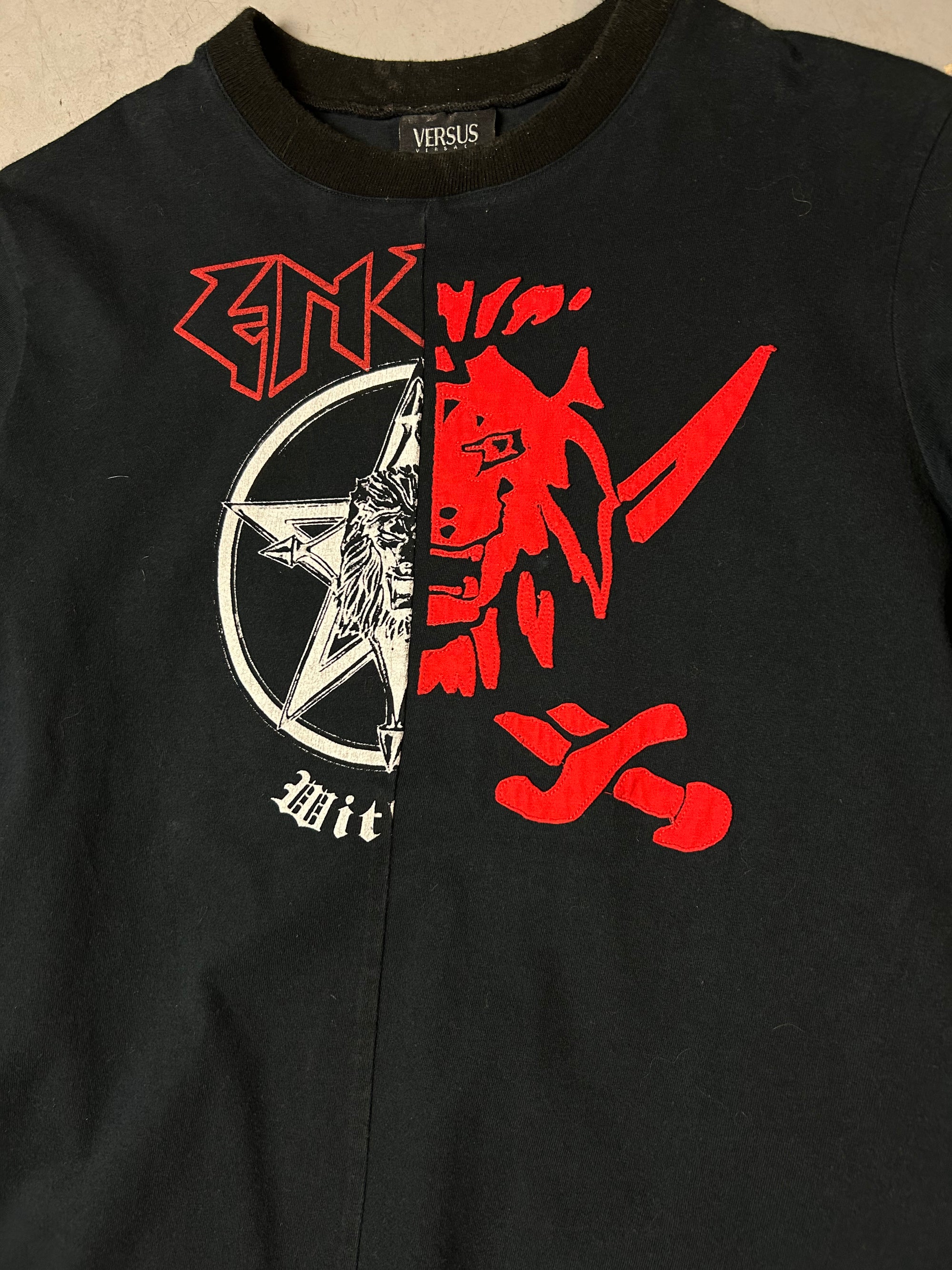 Detailliertes produktbild von Vintage Versus Versace Black Printed T-Shirt S/M von vorne 