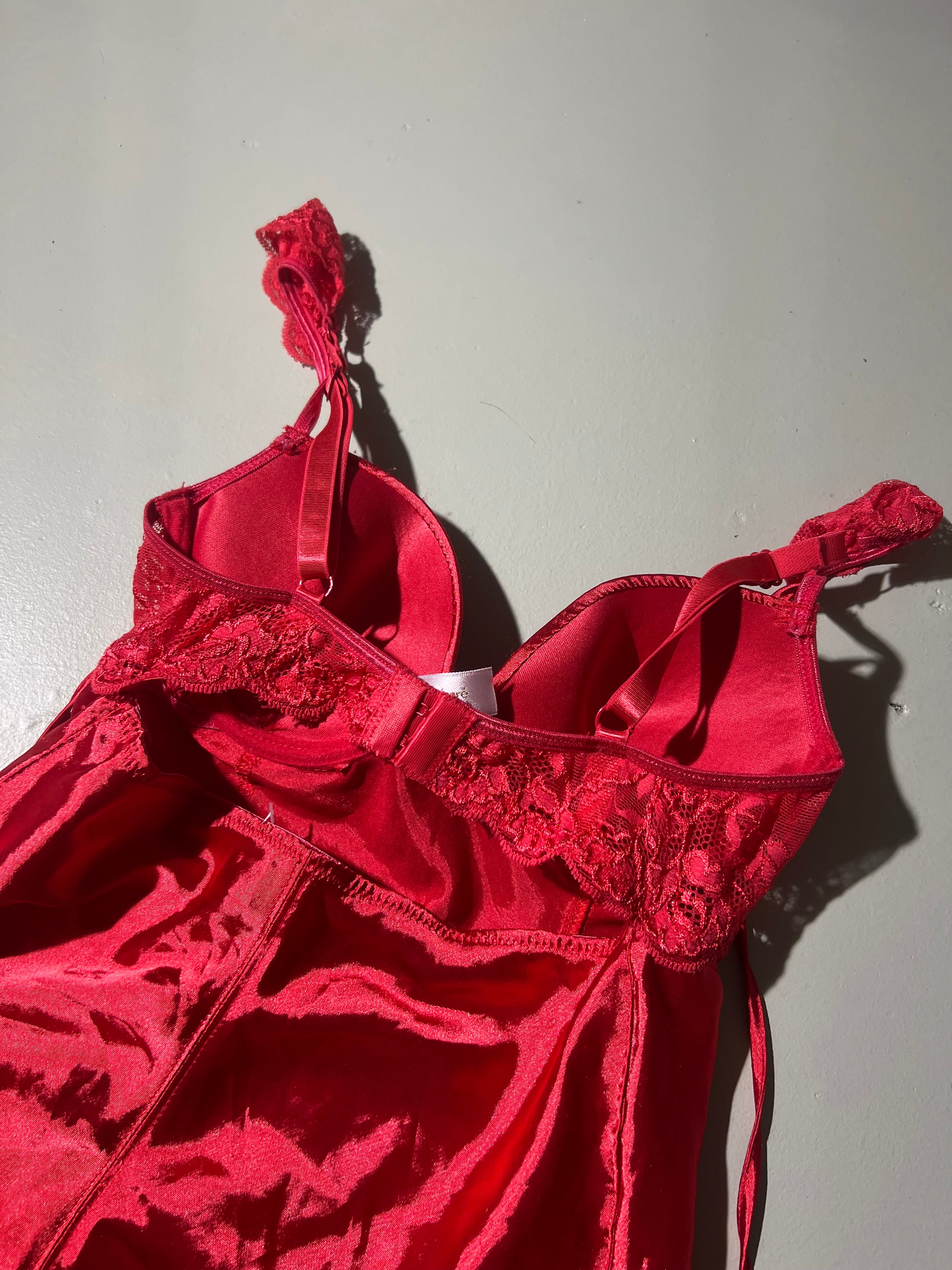 Vintage Red Lace Top S