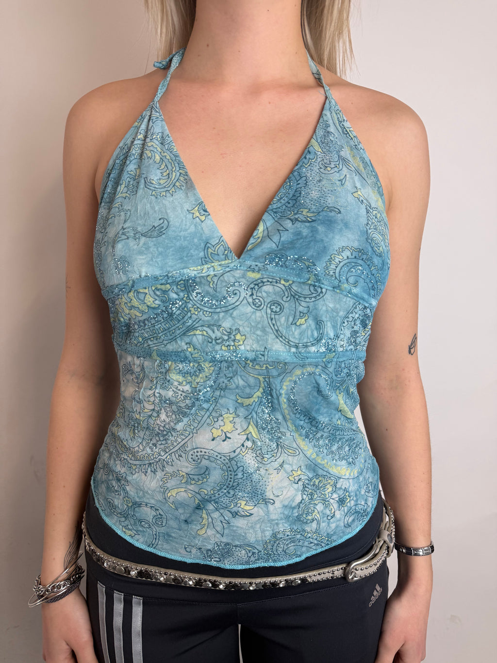 Vintage Blue Paisley Neckholder Top für Damen. Y2K Second Hand 2000s Fashion