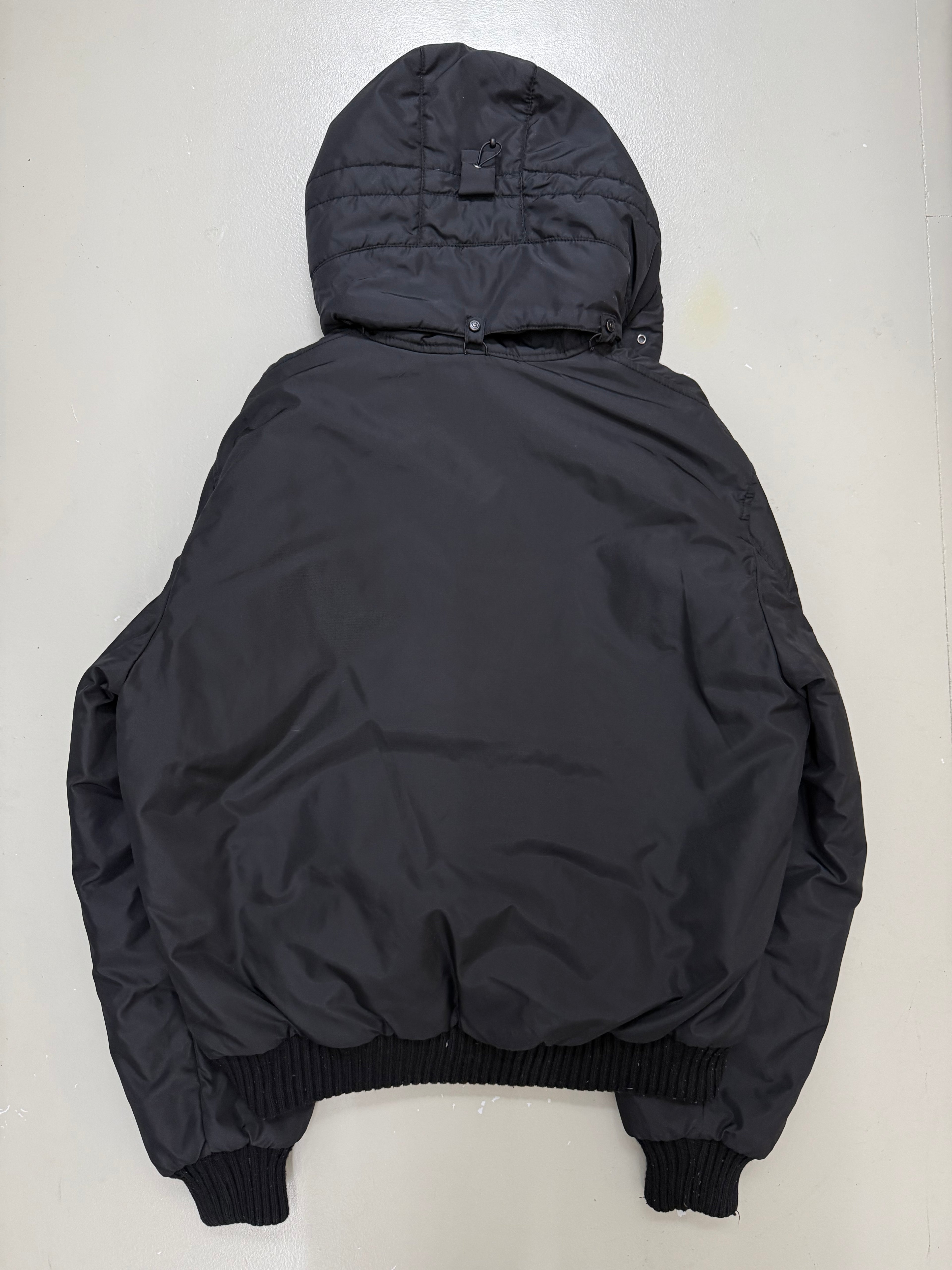Vintage Woolrich Black Puffer Jacket. Y2K Second Hand 2000s Fashion