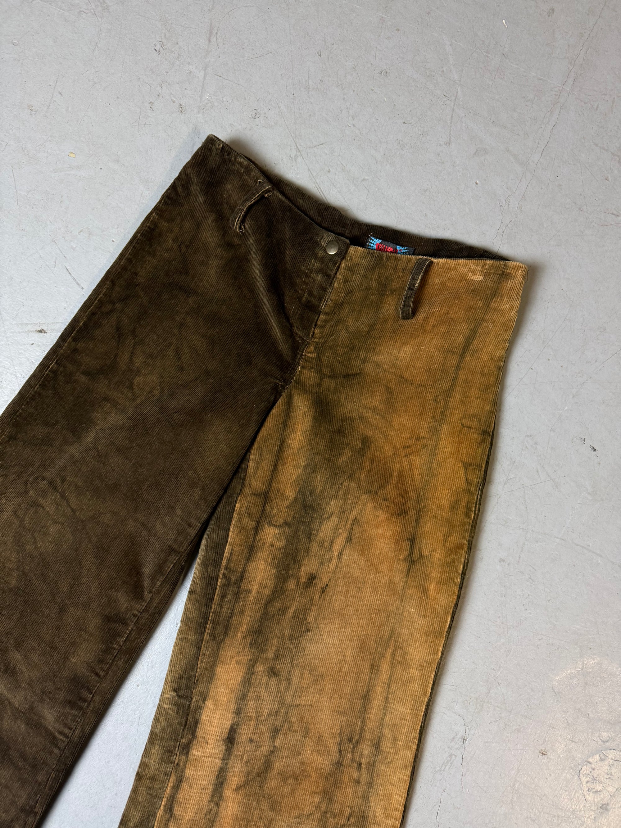 Detailliertes Produktbild von Vintage Skandal Brown Cord Pants XS/S von vorne