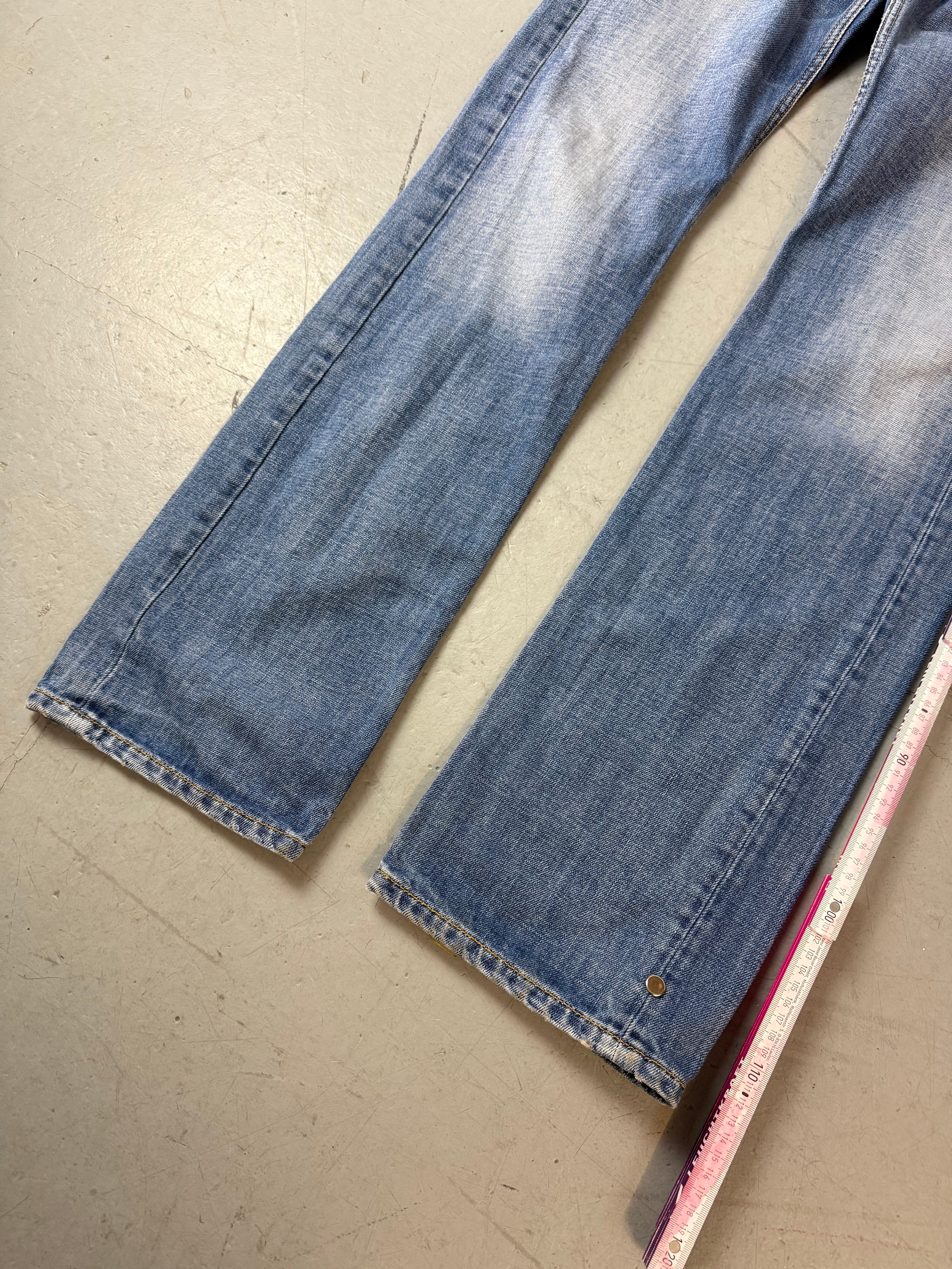 Vintage Diesel Viker Light Blue Straight Leg Jeans für Herren. Y2K Second Hand 2000s Fashion