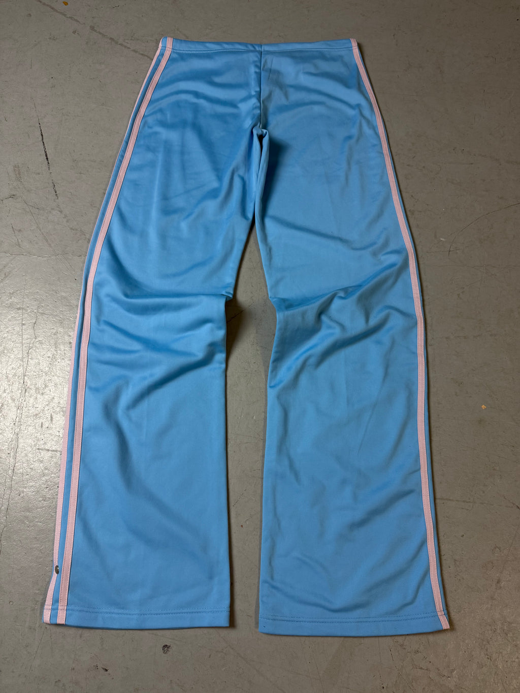 Ein babyblaues Track Set von Adidas vintage Y2K tracksuit 