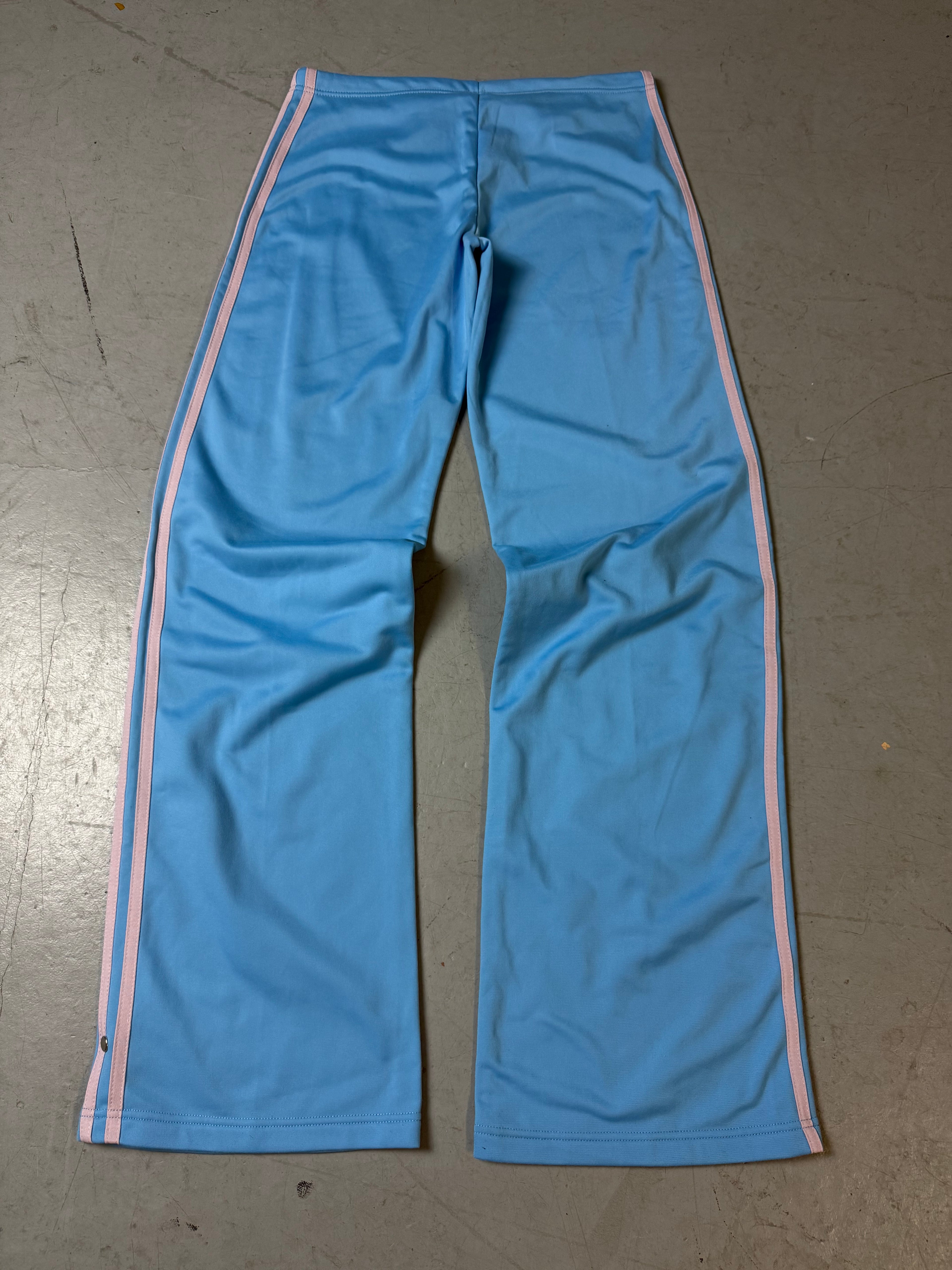 Ein babyblaues Track Set von Adidas vintage Y2K tracksuit 