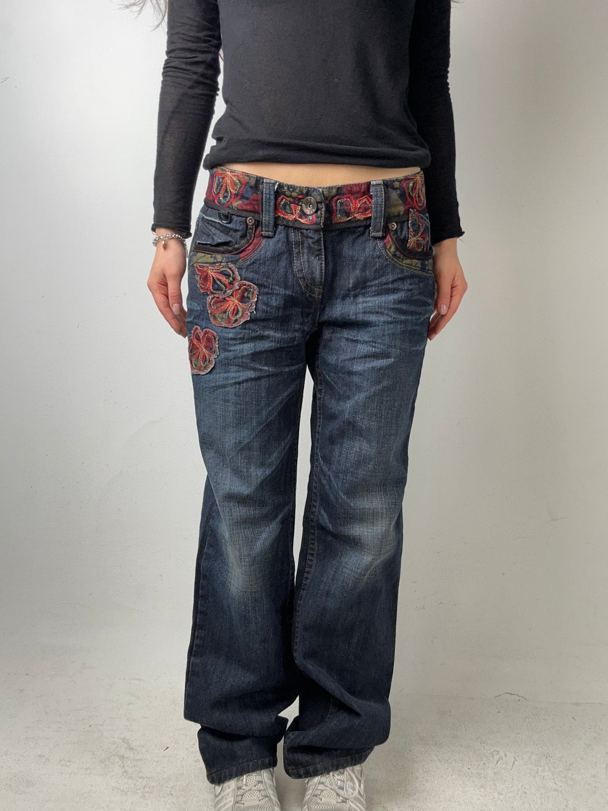 Vintage A6 Stright Leg Jeans with Flower Stitching S