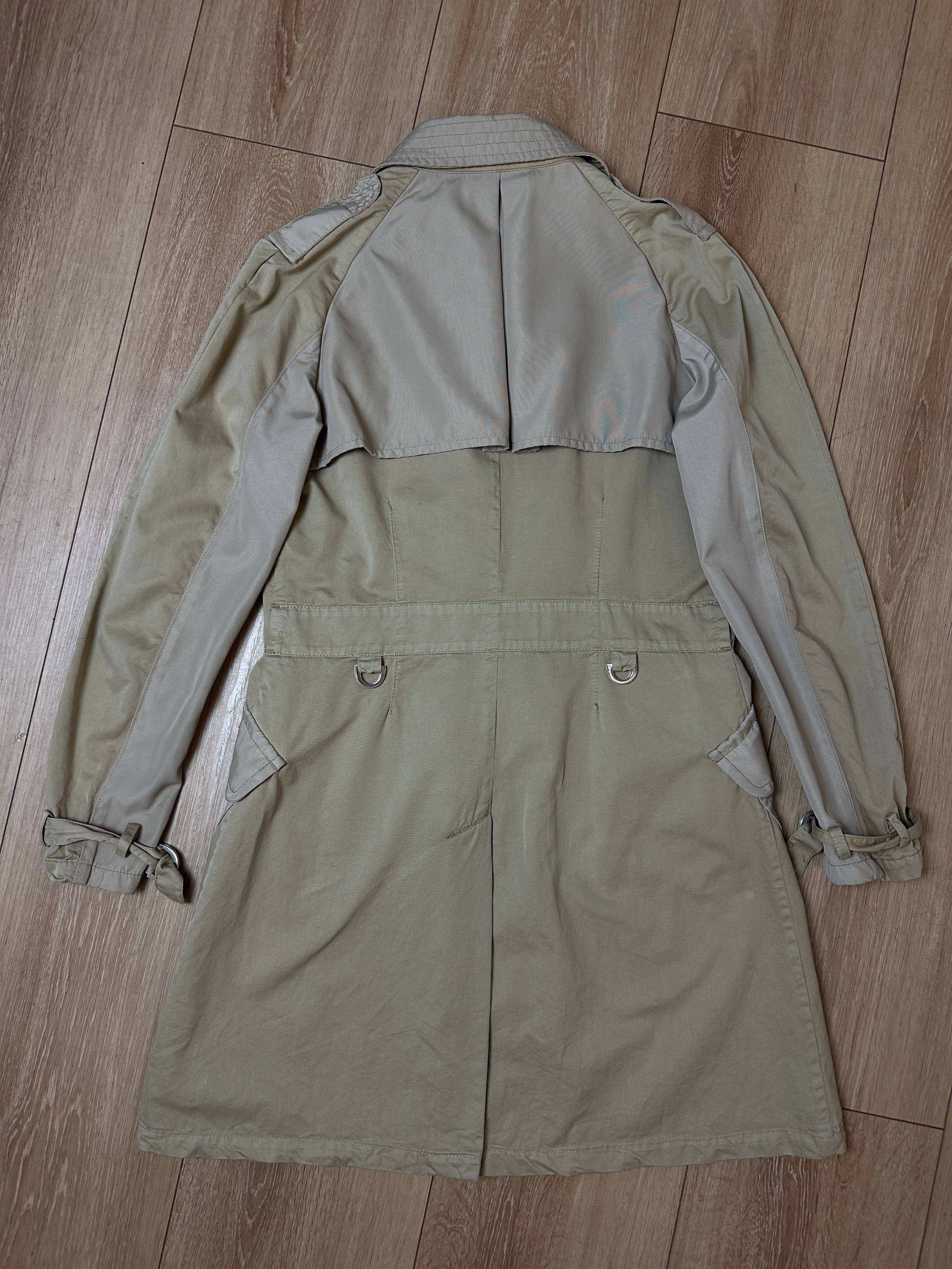 Produktbild von einem Vintage Beige Moncler Coat von hinten