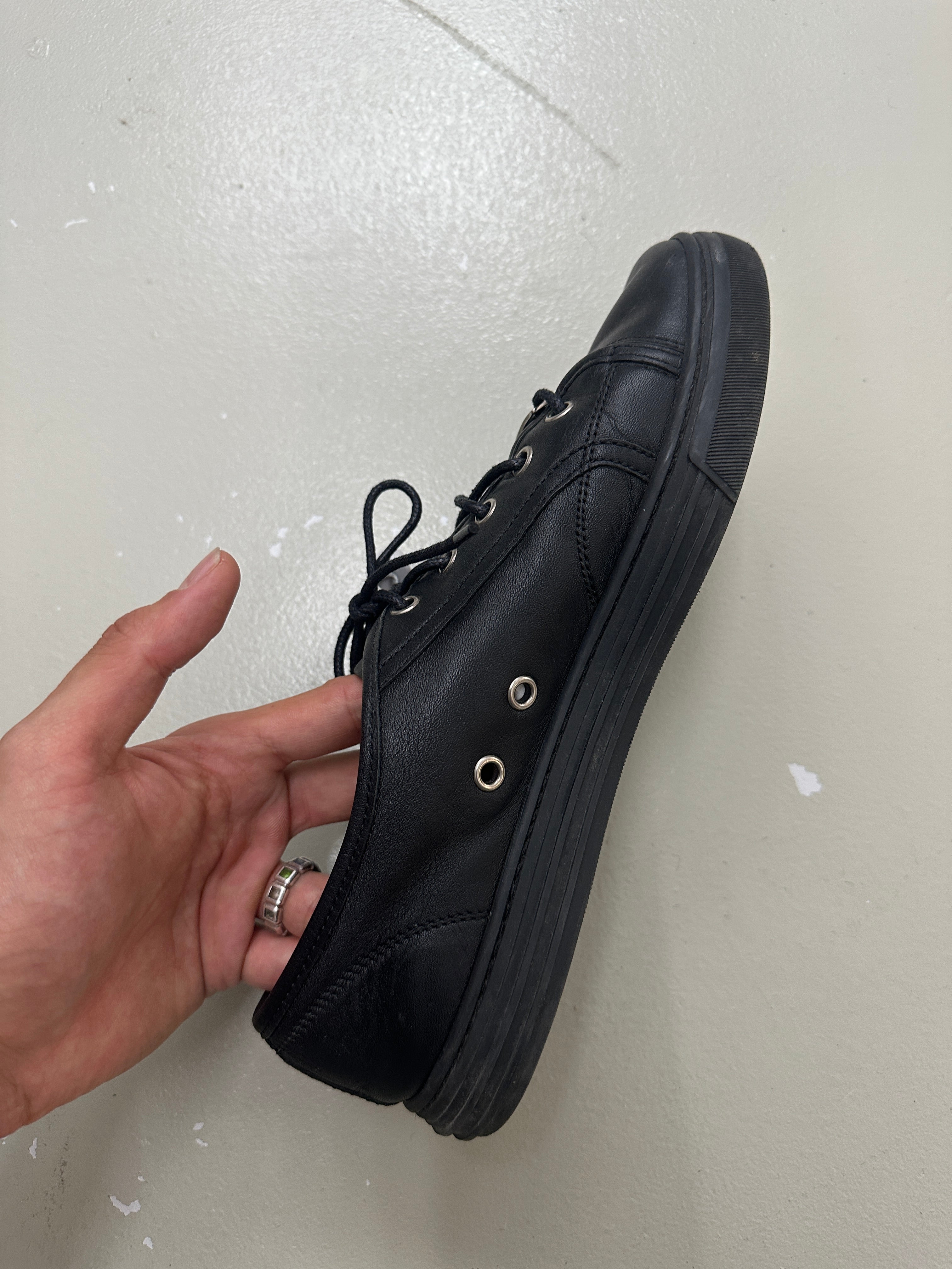 Vintage Gucci Black Leather Shoes für Damen.Y2K Second Hand 2000s Fashion 