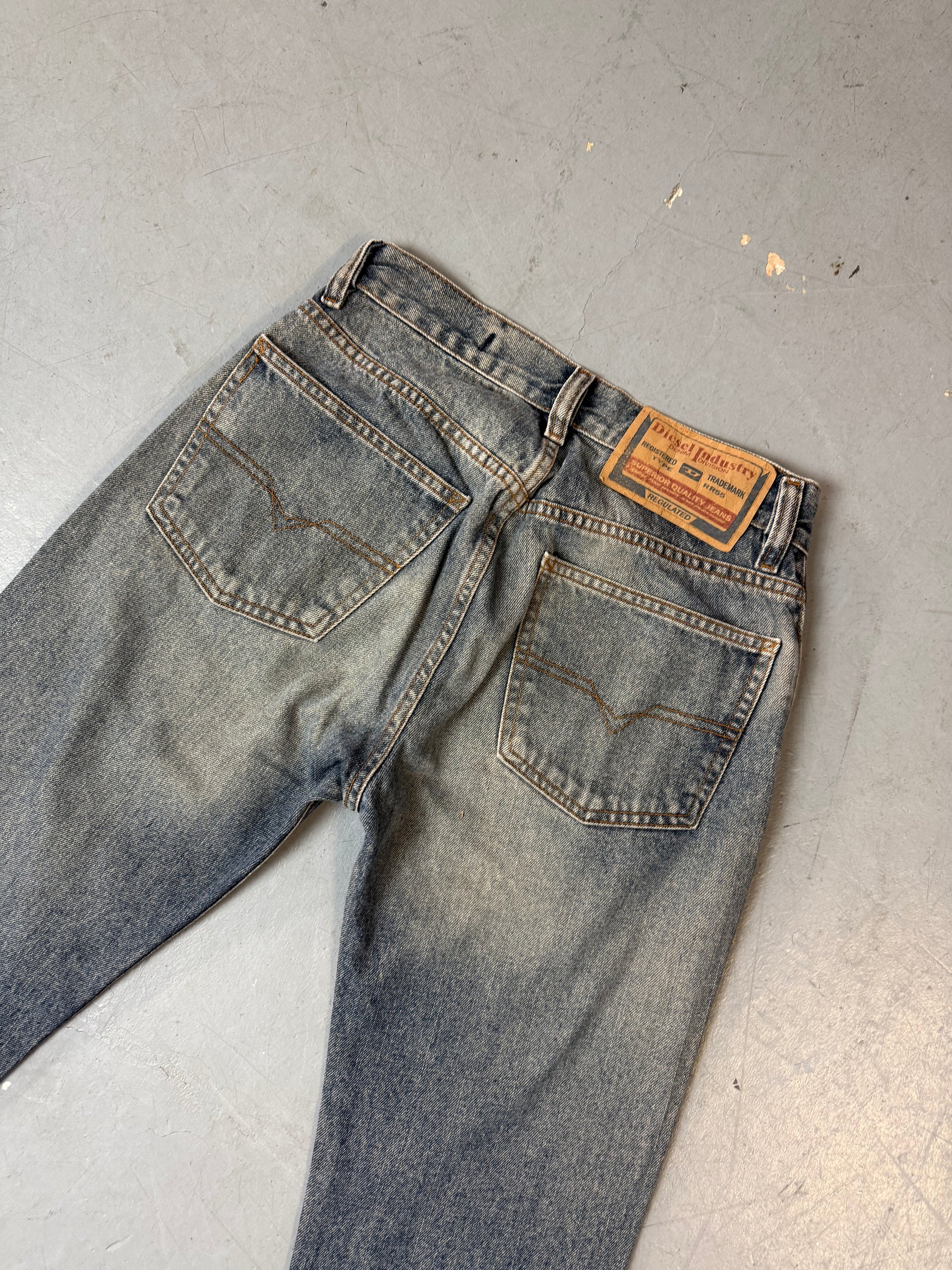 Produktbild von einer Vintage Diesel Mid Waisted Bootcut Jeans 