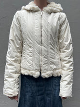 Laden Sie das Bild in den Galerie-Viewer, Vintage White Roccobarocco Fur Jacket S/M
