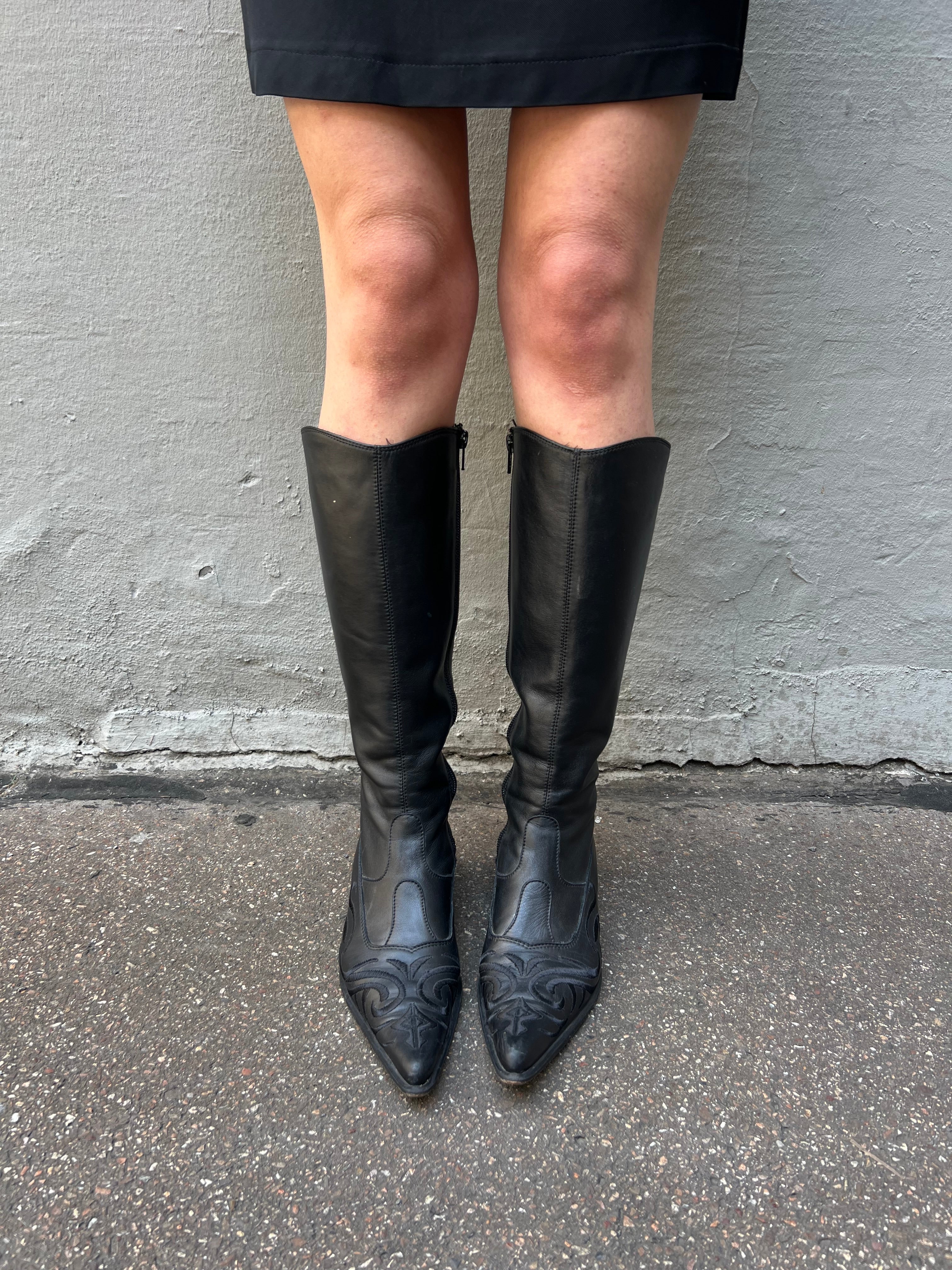 Vintage Black Cowboy Leather Boots 35