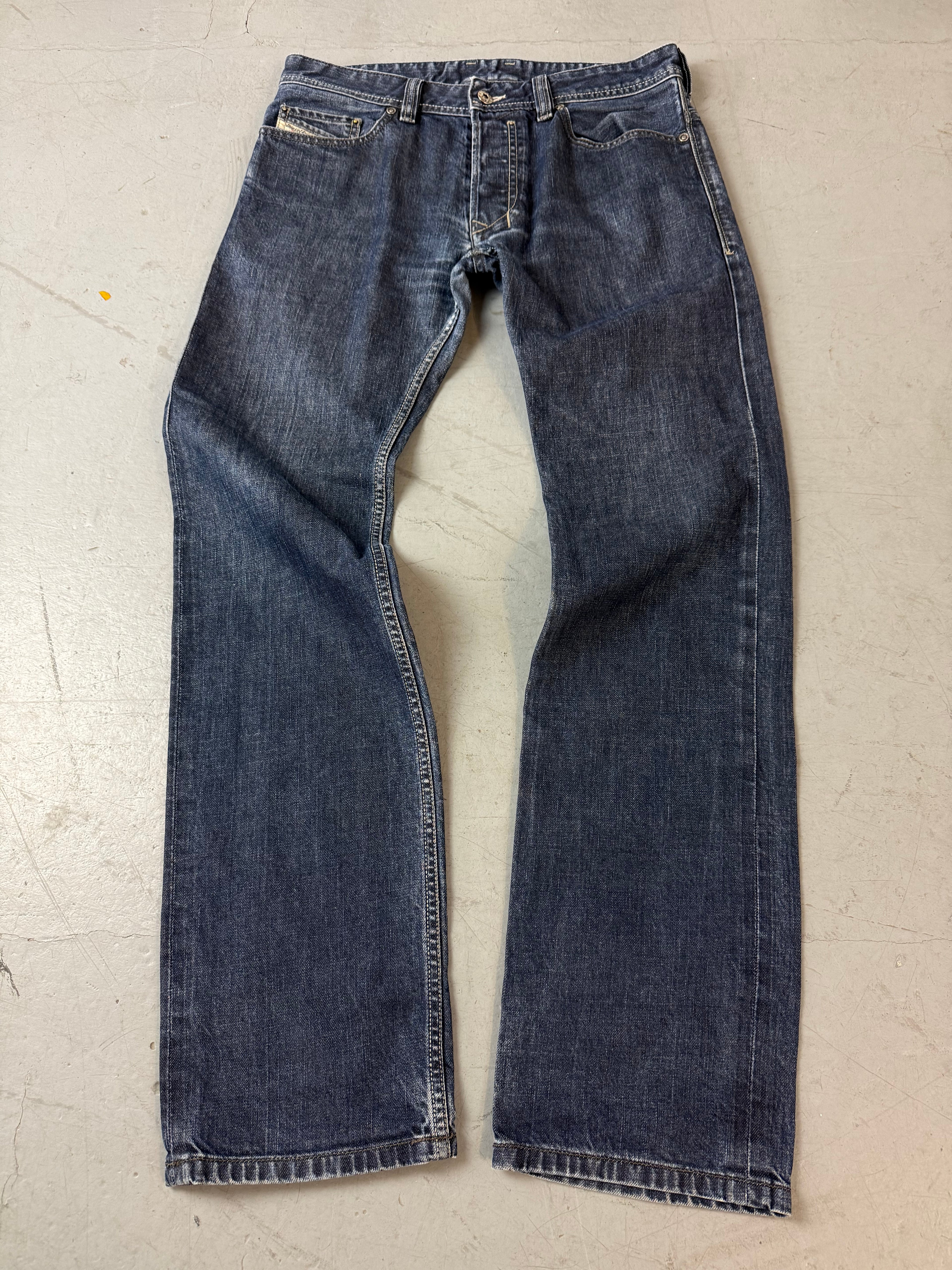 Vintage Diesel Safado Straight Leg Jeans für Herren. Y2K Second Hand 2000s Fashion